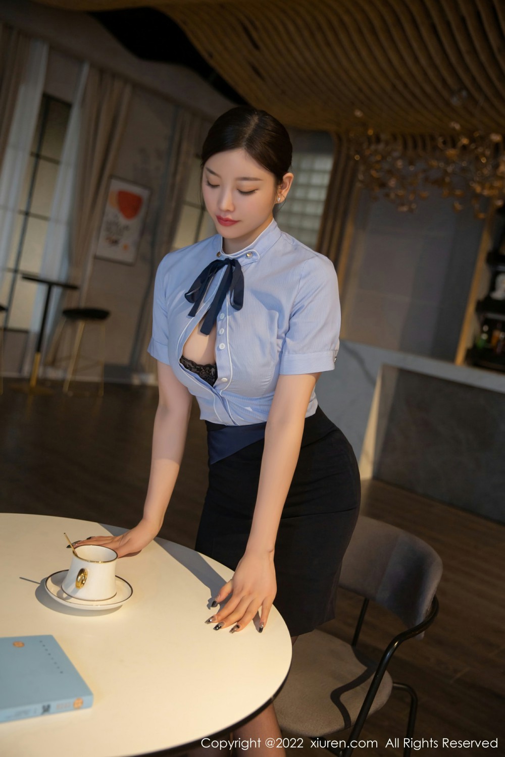 [XiuRen秀人网] 2022.02.23 No.4627 杨晨晨Yome 咖啡店员第1张