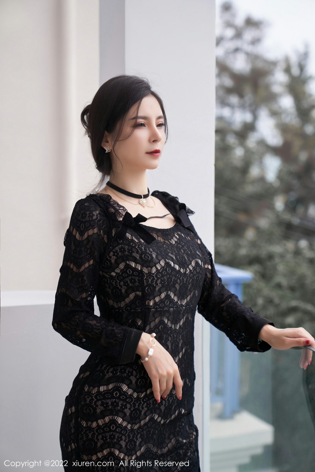 [XiuRen秀人网] 2022.03.03 No.4668 小蛮妖Yummy 黑色连衣裙第1张