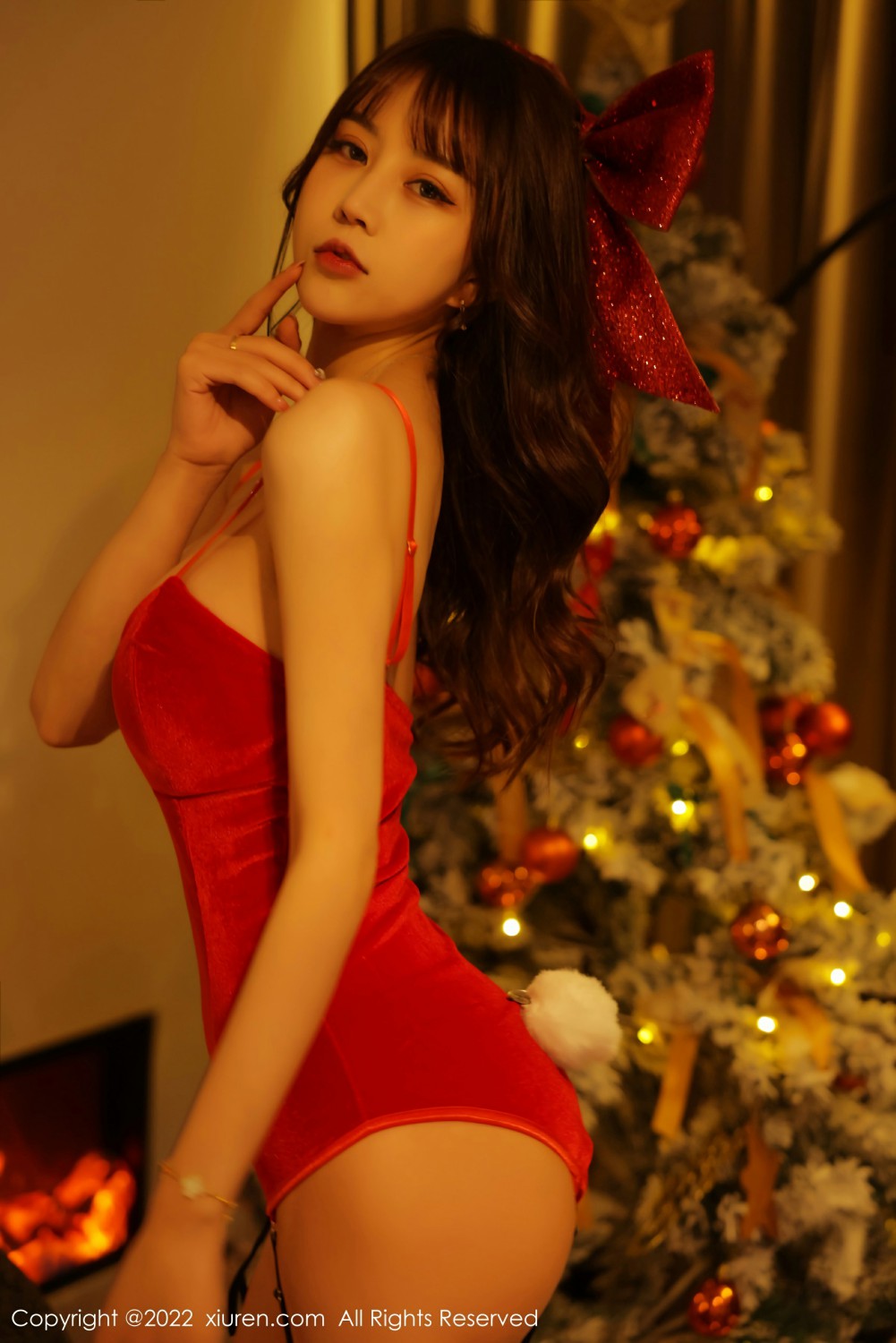 [XiuRen秀人网] 2022.03.08 No.4686 tina_甜仔 红色吊带第2张