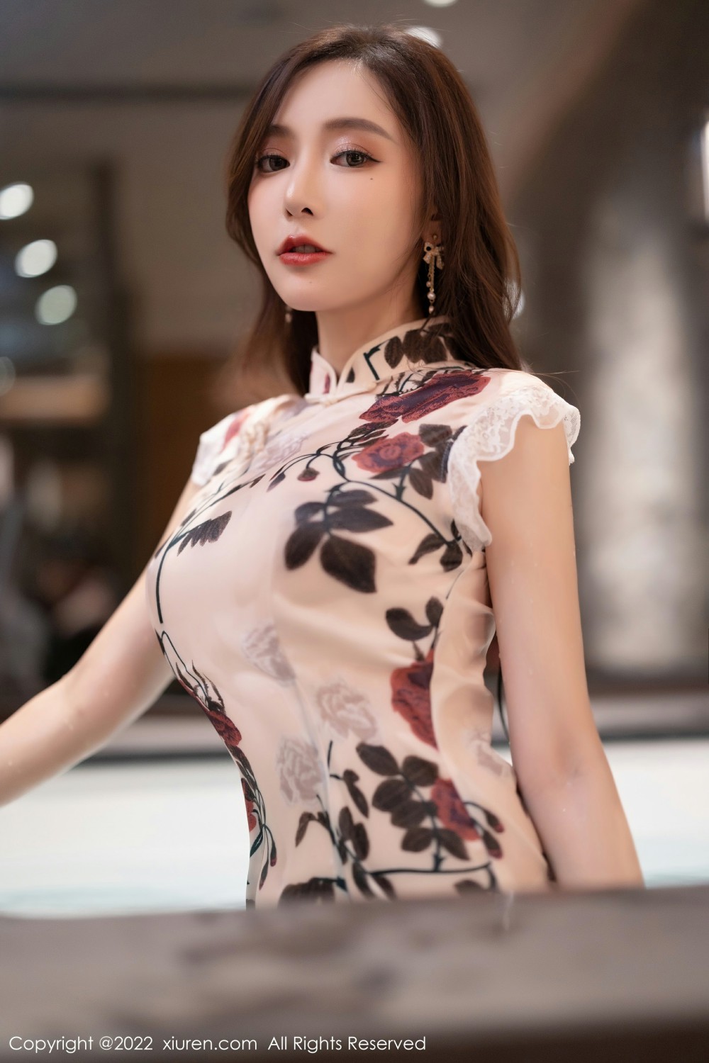 [XiuRen秀人网] 2022.03.08 No.4688 王馨瑶yanni 花纹旗袍第1张