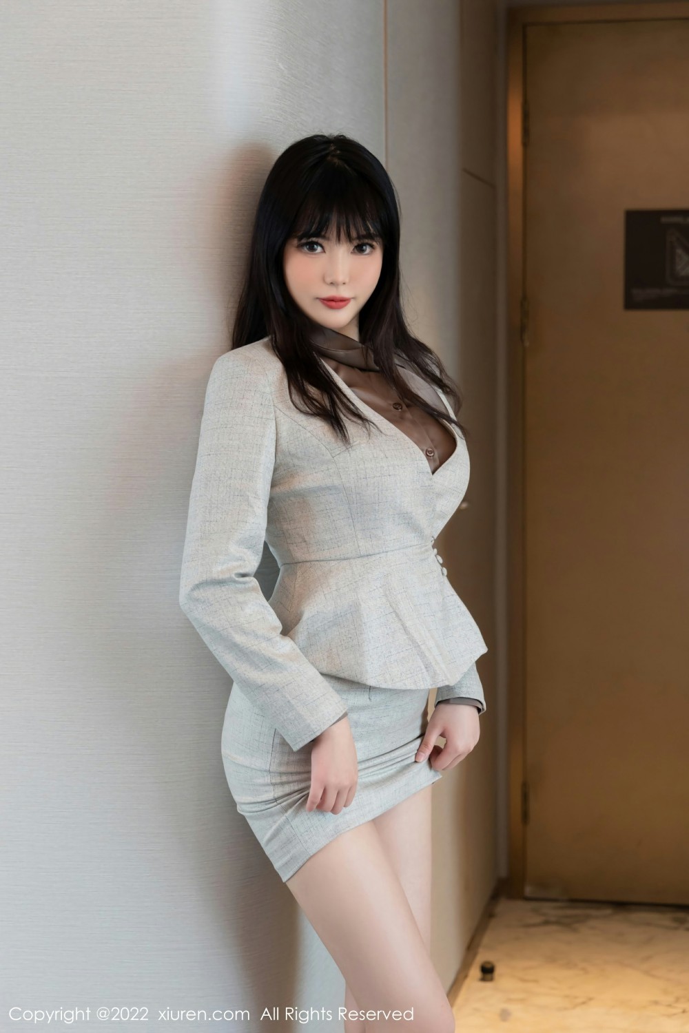[XiuRen秀人网] 2022.03.09 No.4689 Arude薇薇 制服诱惑第2张
