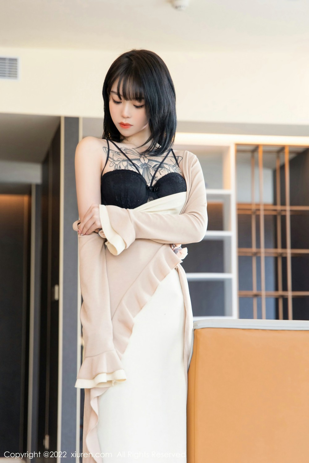 [XiuRen秀人网] 2022.03.10 No.4700 奶瓶. 黑丝美腿第1张