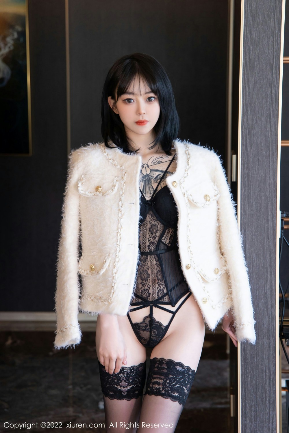 [XiuRen秀人网] 2022.03.10 No.4700 奶瓶. 黑丝美腿第3张