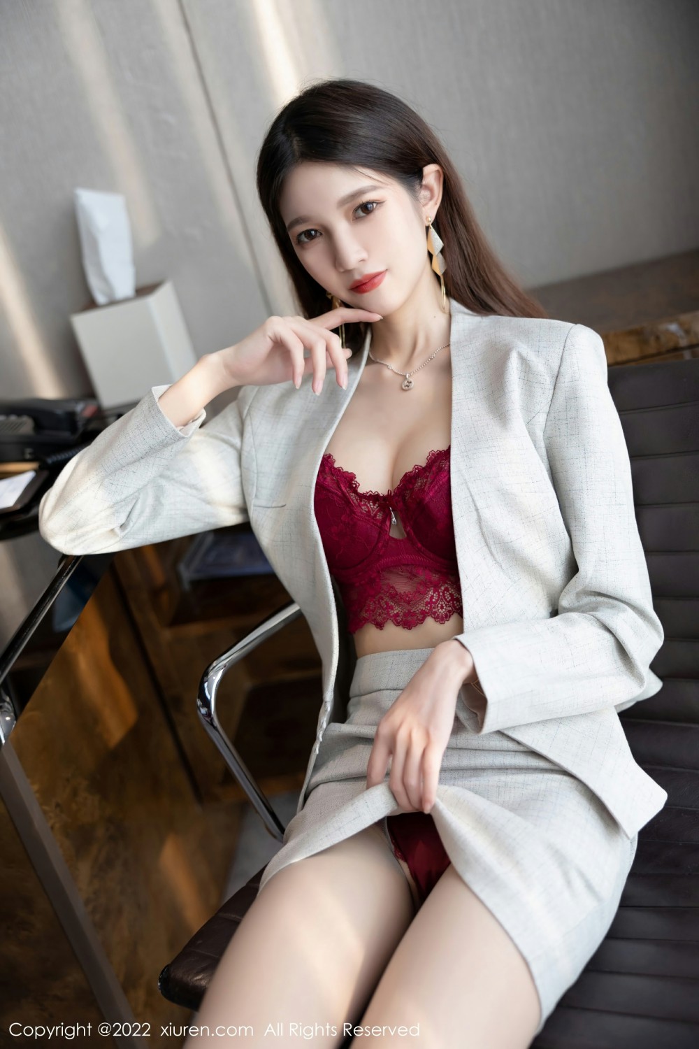 [XiuRen秀人网] 2022.03.14 No.4713 程程程- 性感制服第1张
