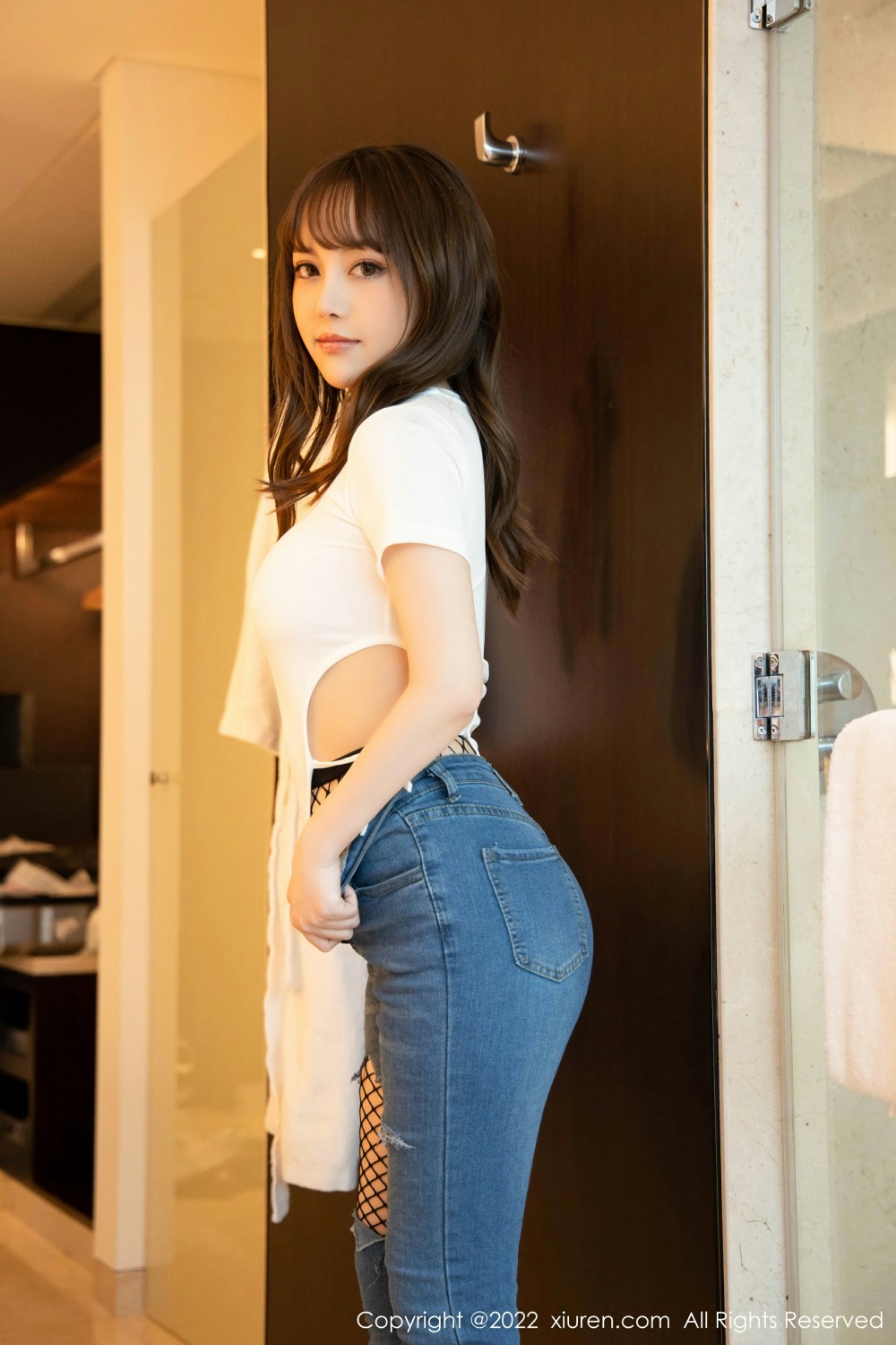 [XiuRen秀人网] 2022.03.17 No.4729 豆瓣酱 性感牛仔裤第3张