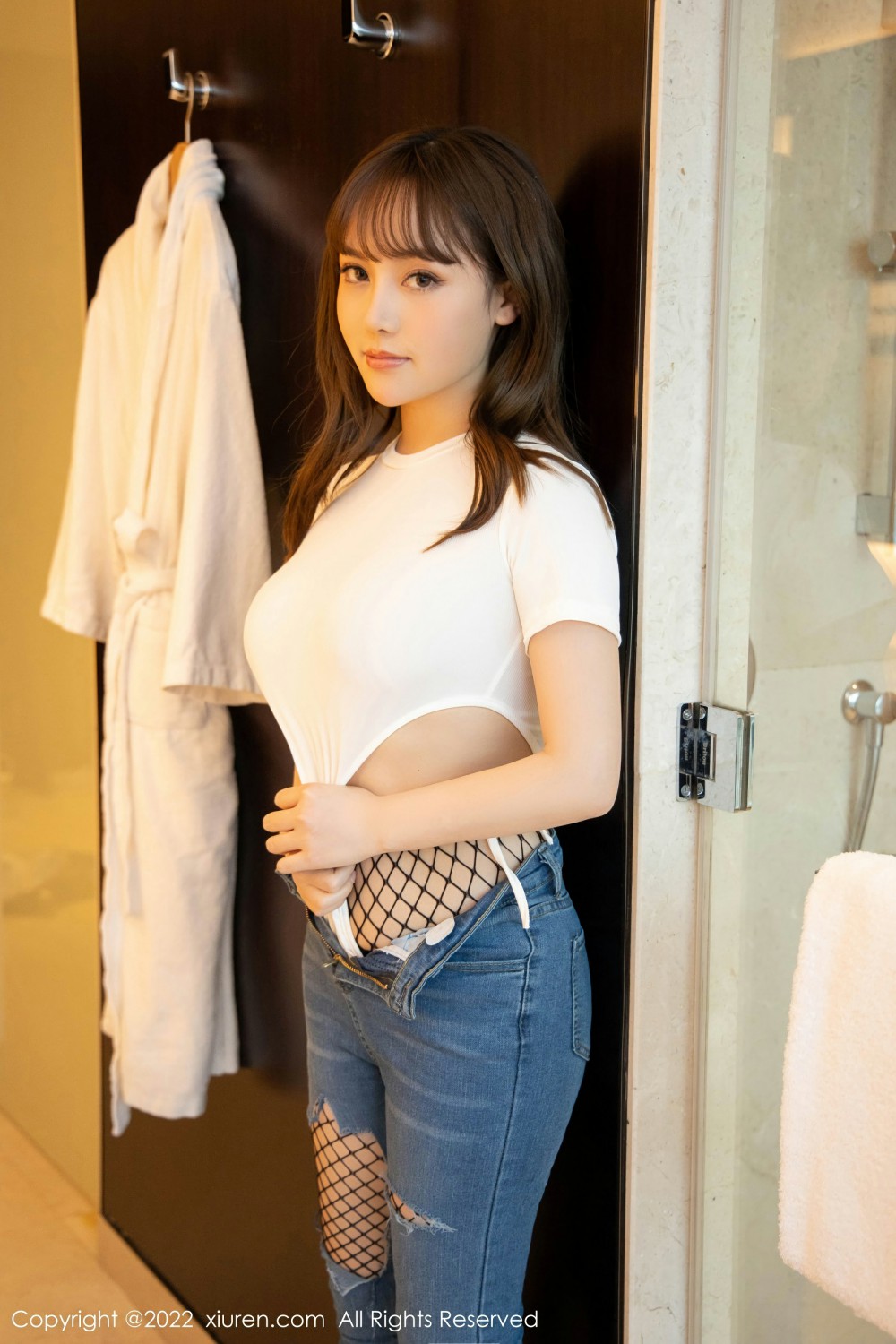 [XiuRen秀人网] 2022.03.17 No.4729 豆瓣酱 性感牛仔裤第4张
