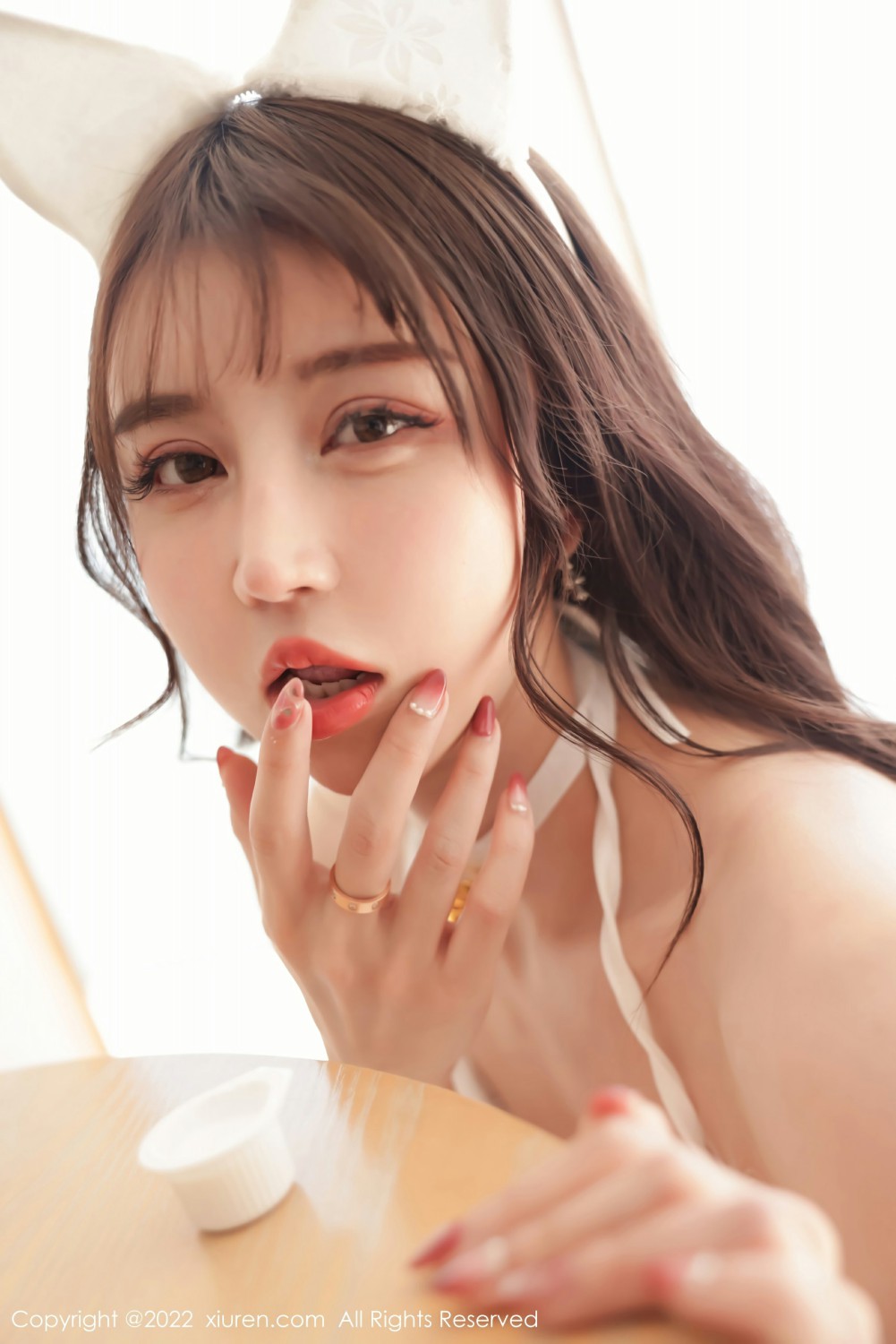 [XiuRen秀人网] 2022.03.18 No.4738 tina_甜仔 白色毛内衣第1张