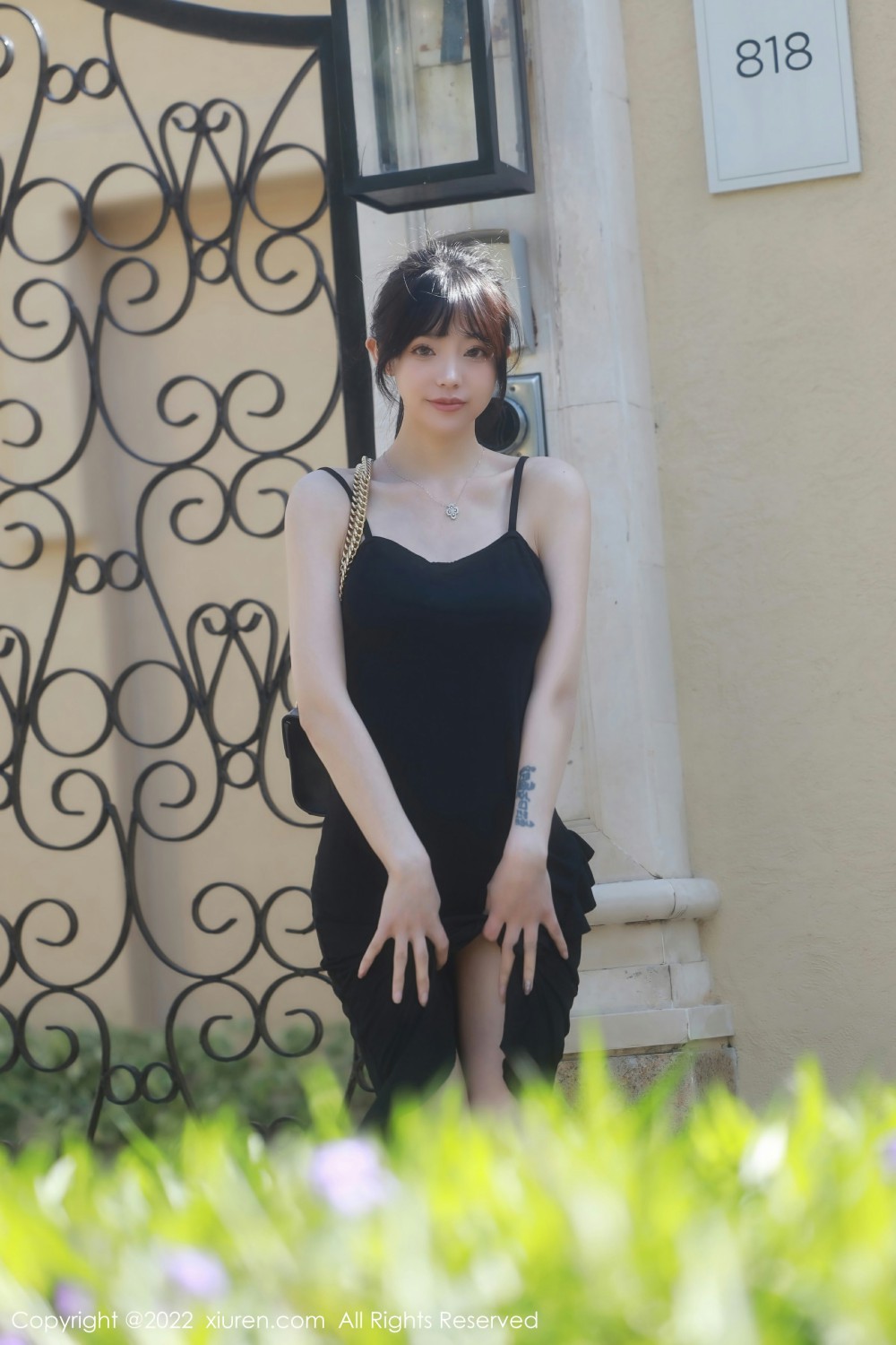 [XiuRen秀人网] 2022.03.22 No.4752 佘贝拉bella 黑色连衣裙第1张