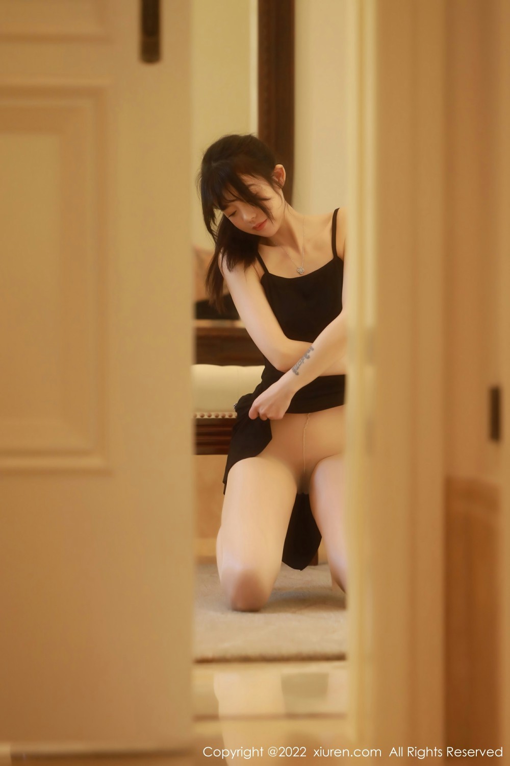 [XiuRen秀人网] 2022.03.22 No.4752 佘贝拉bella 黑色连衣裙第1张
