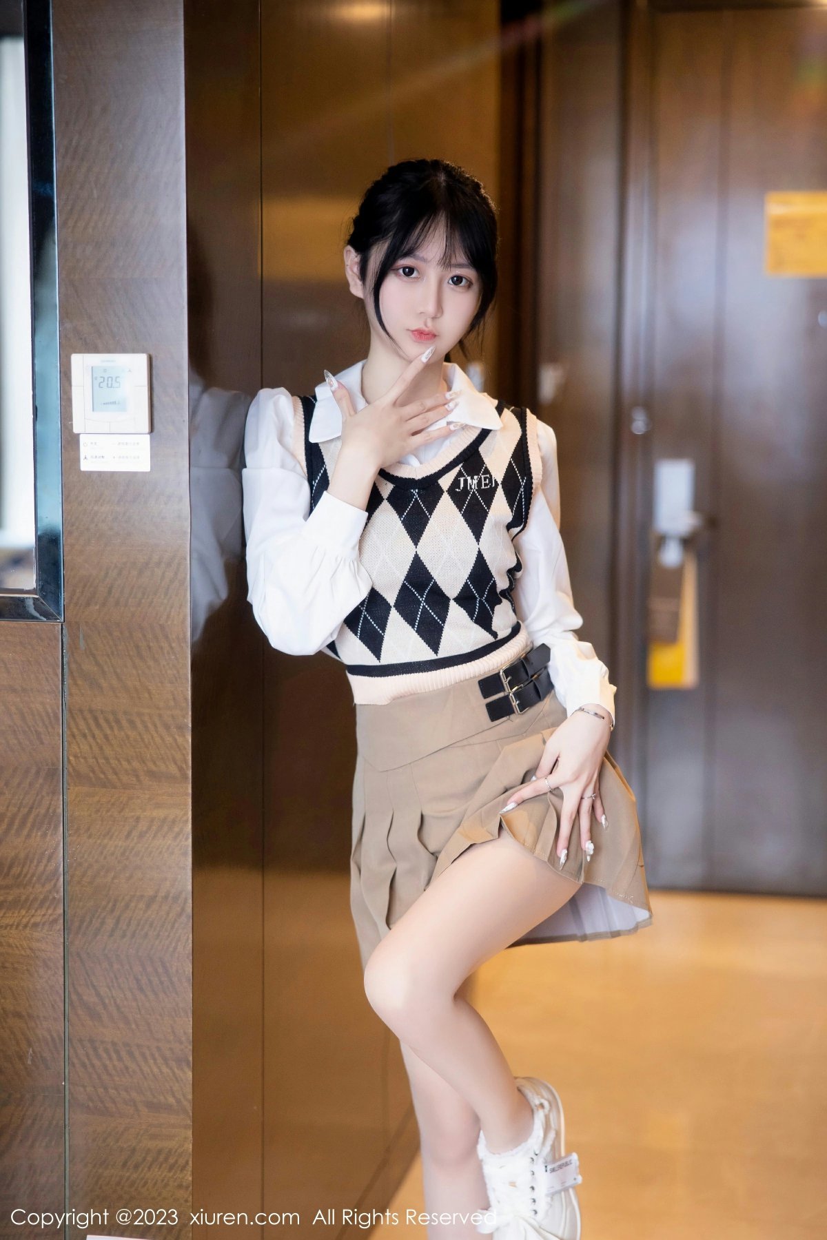 [XiuRen秀人网] 2023.02.27 No.6329 谢小蒽第1张
