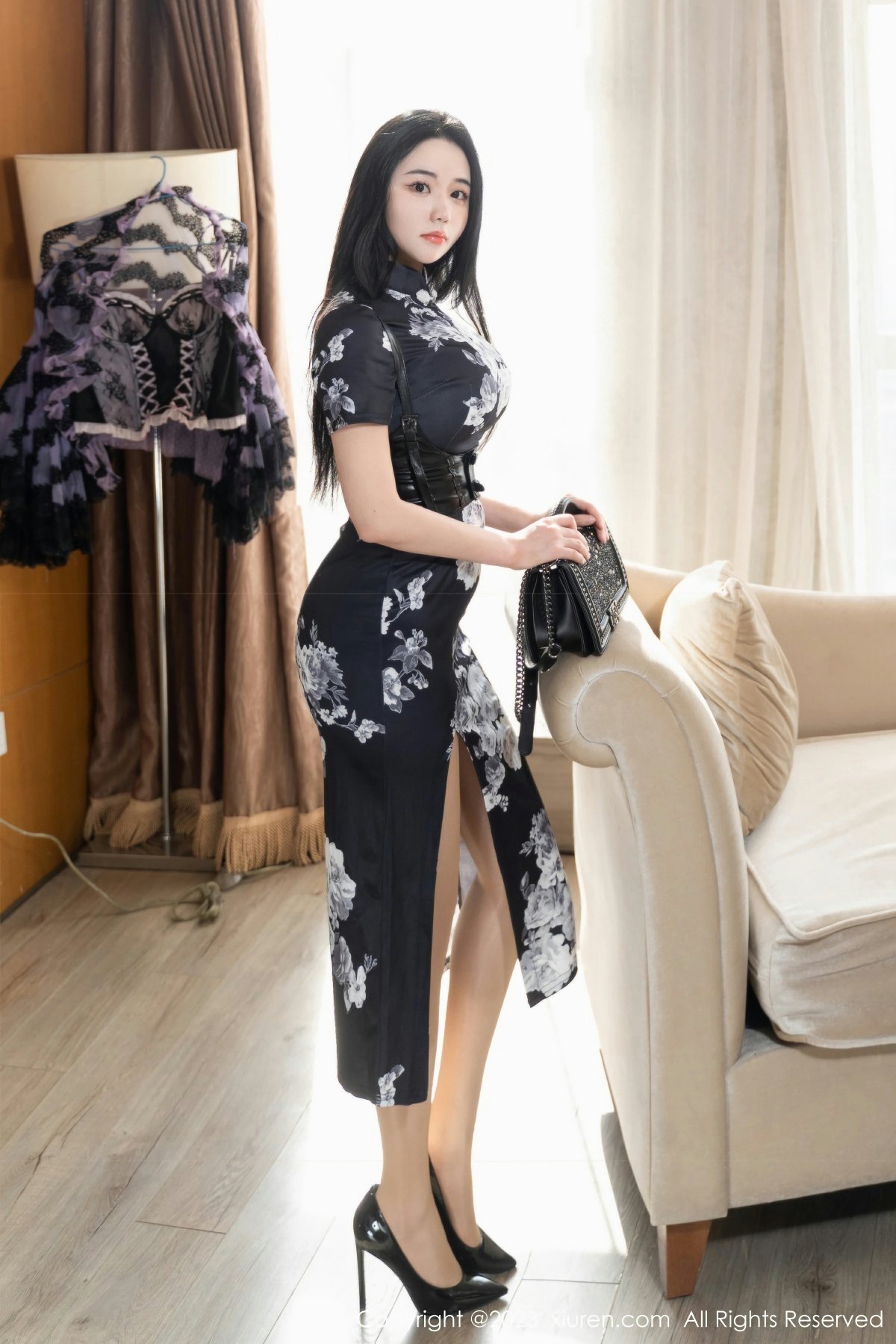[XiuRen秀人网] 2023.03.08 No.6379 汐汐爱吃草莓第3张