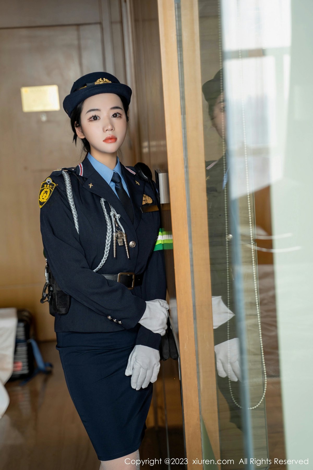 [XiuRen秀人网] 2023.03.30 No.6497 汐汐爱吃草莓第1张