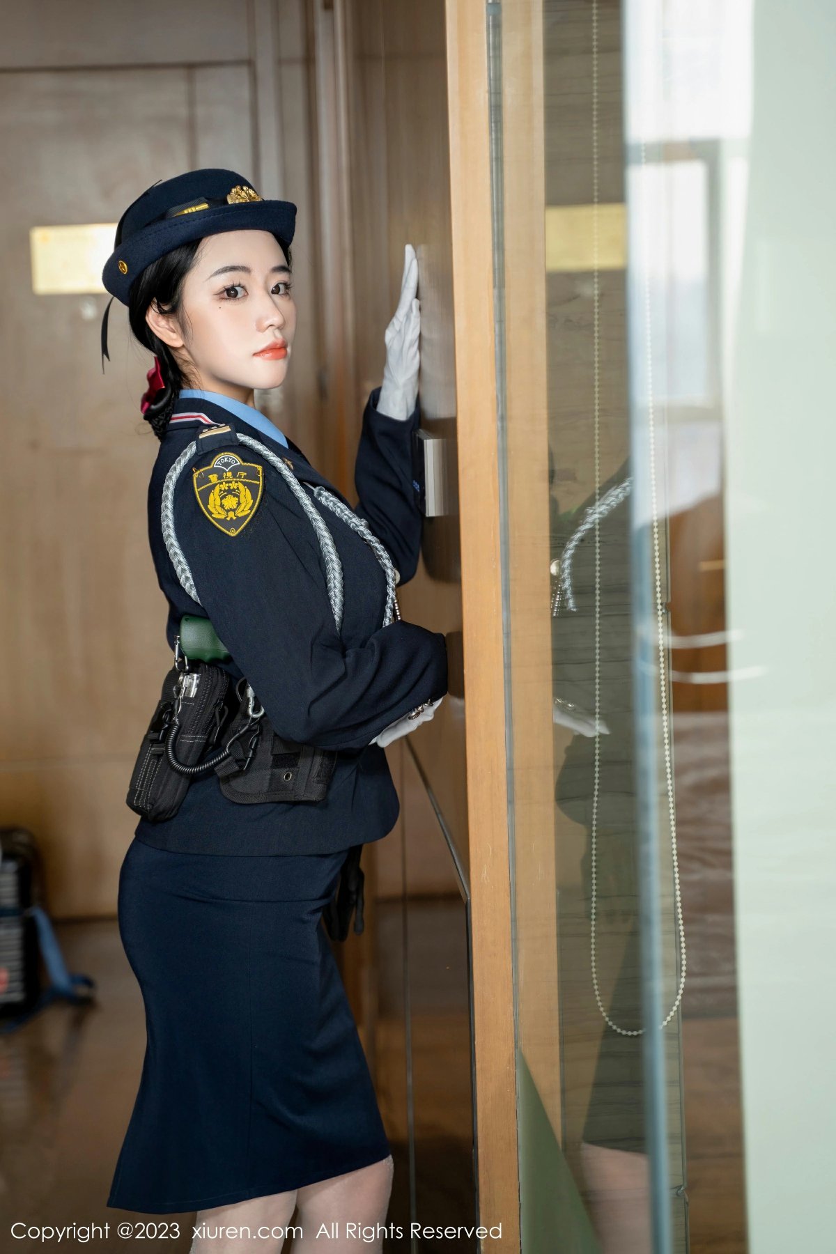 [XiuRen秀人网] 2023.03.30 No.6497 汐汐爱吃草莓第1张