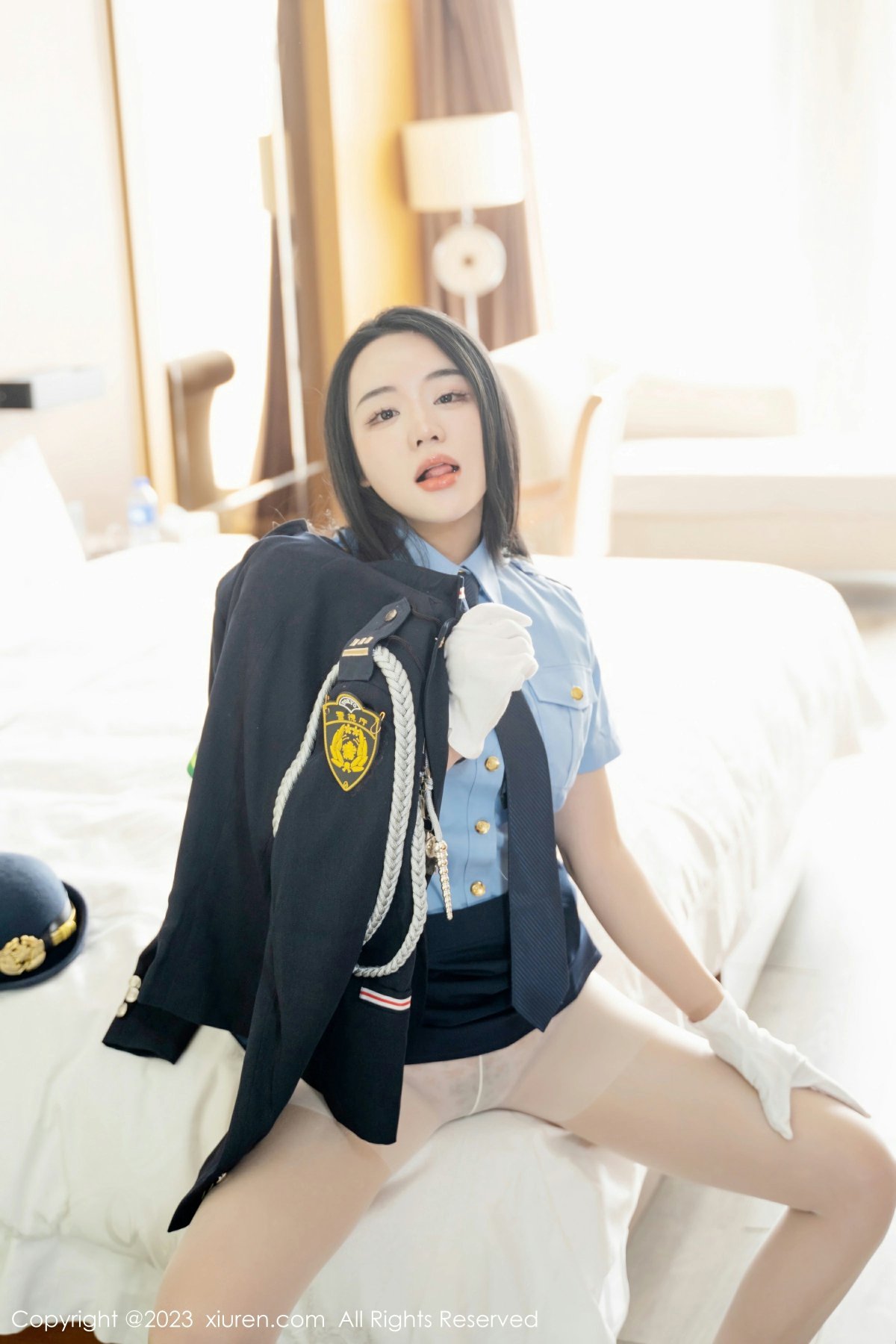 [XiuRen秀人网] 2023.03.30 No.6497 汐汐爱吃草莓第1张