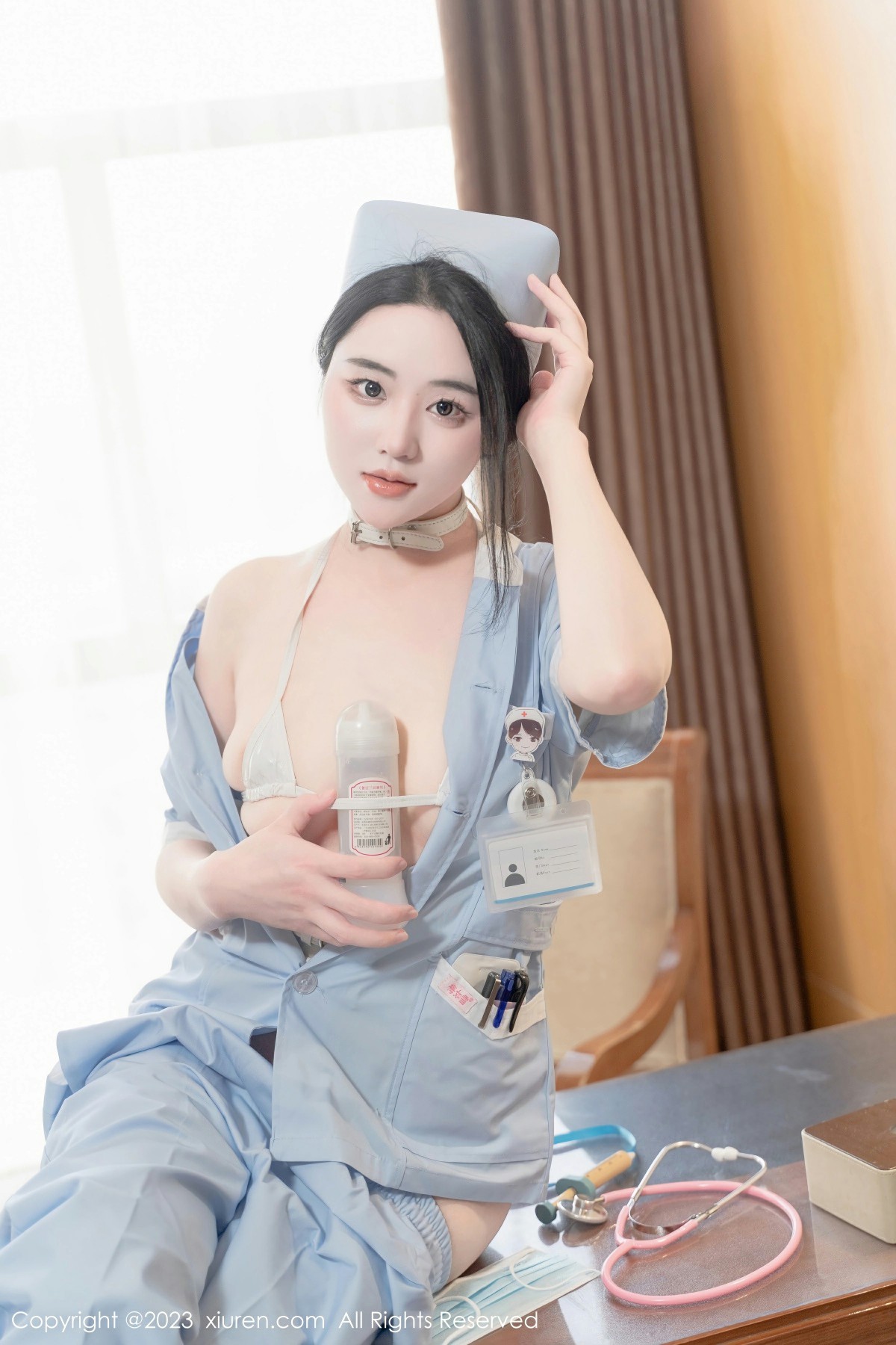 [XiuRen秀人网] 2023.06.07 No.6868 汐汐爱吃草莓第3张