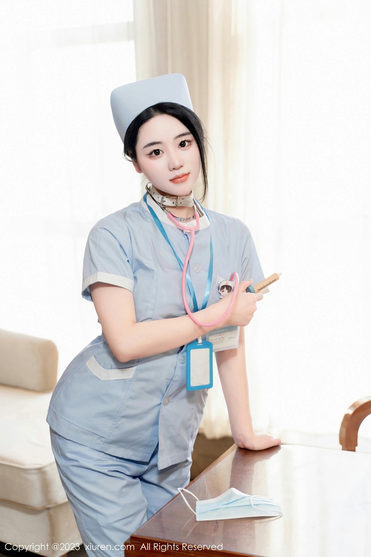 [XiuRen秀人网] 2023.06.07 No.6868 汐汐爱吃草莓第2张