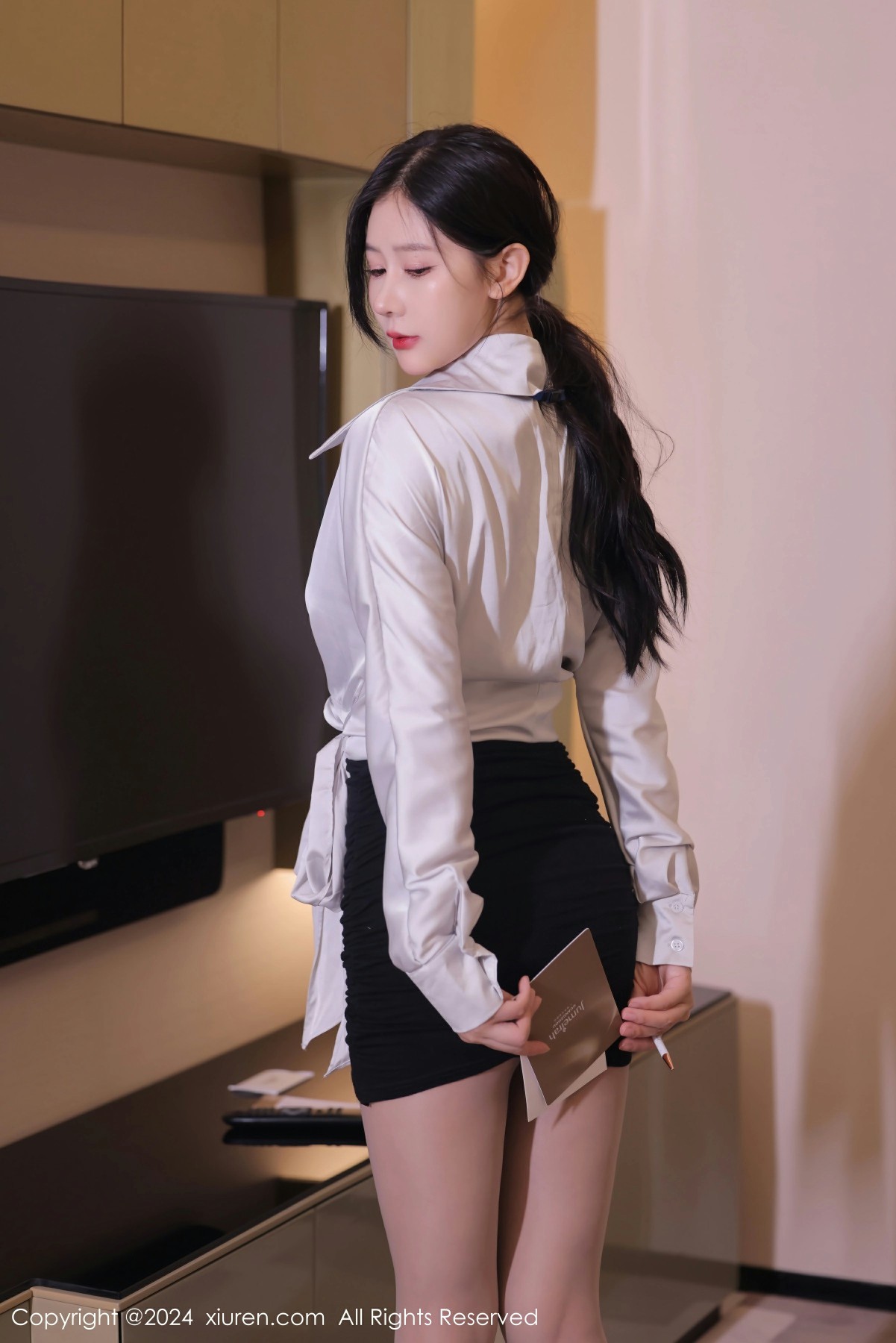 [XiuRen秀人网] 2024.01.08 No.7926 尹甜甜第1张