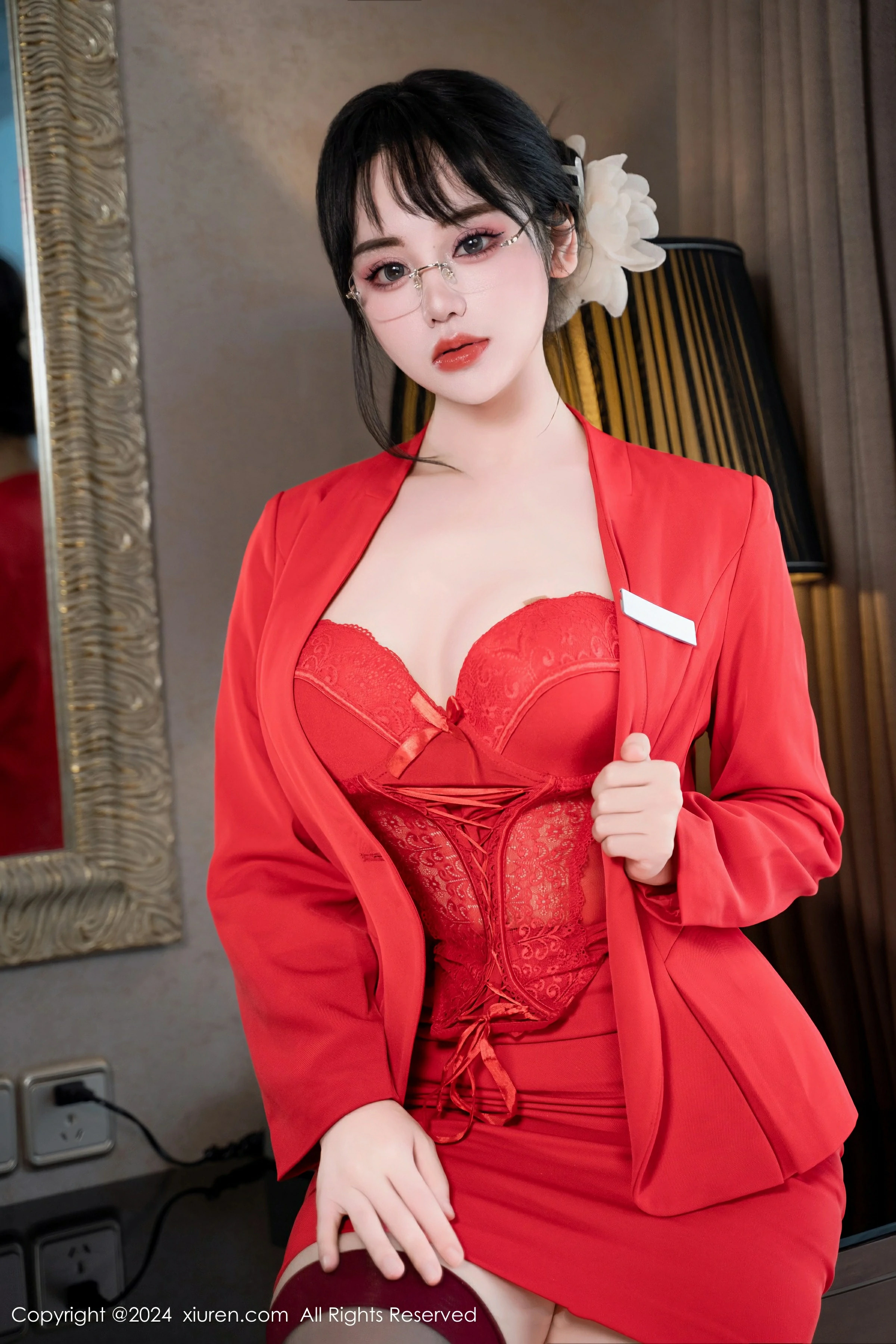 [XiuRen秀人网] 2024.04.09 No.8360 汐汐爱吃草莓第3张