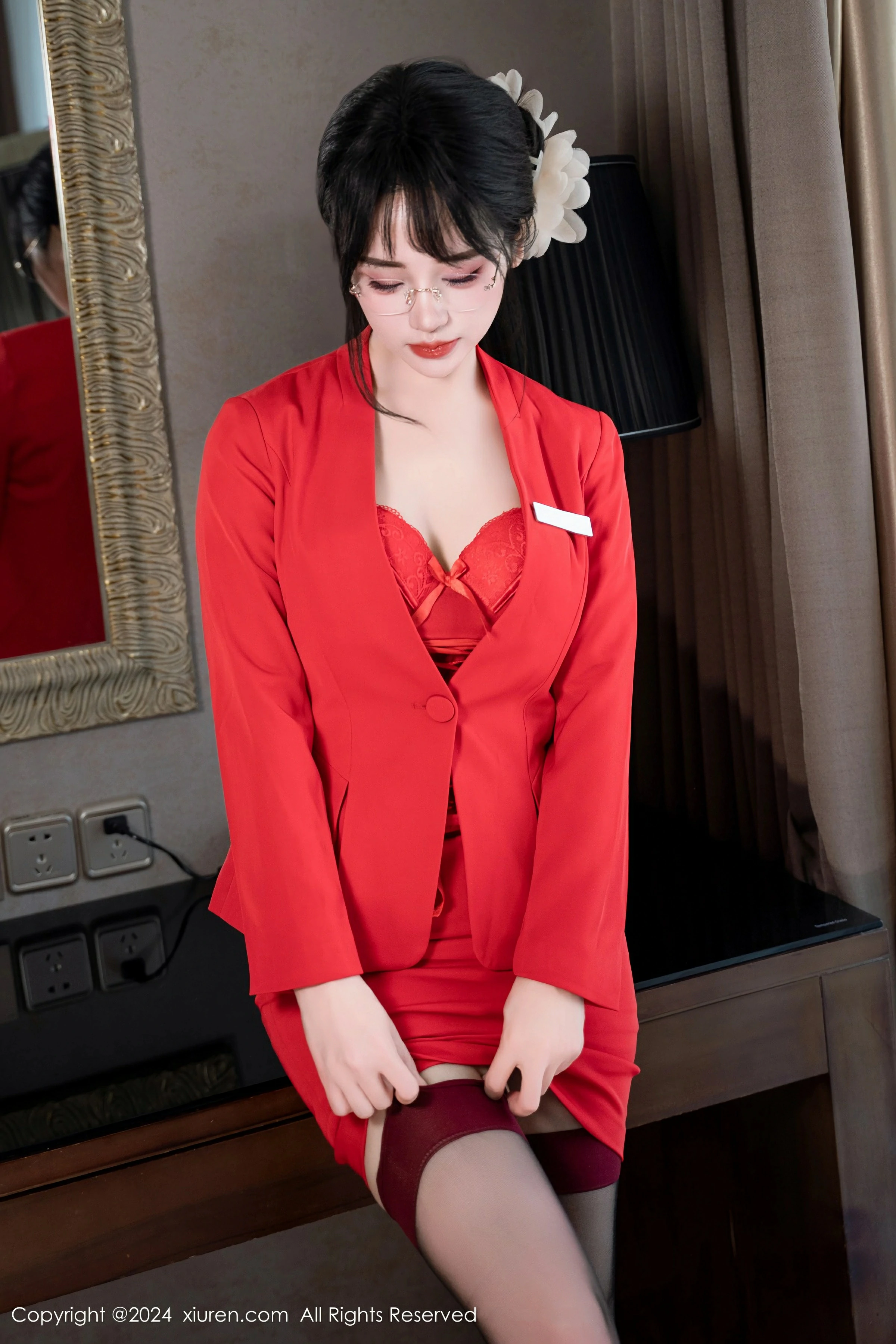 [XiuRen秀人网] 2024.04.09 No.8360 汐汐爱吃草莓第2张