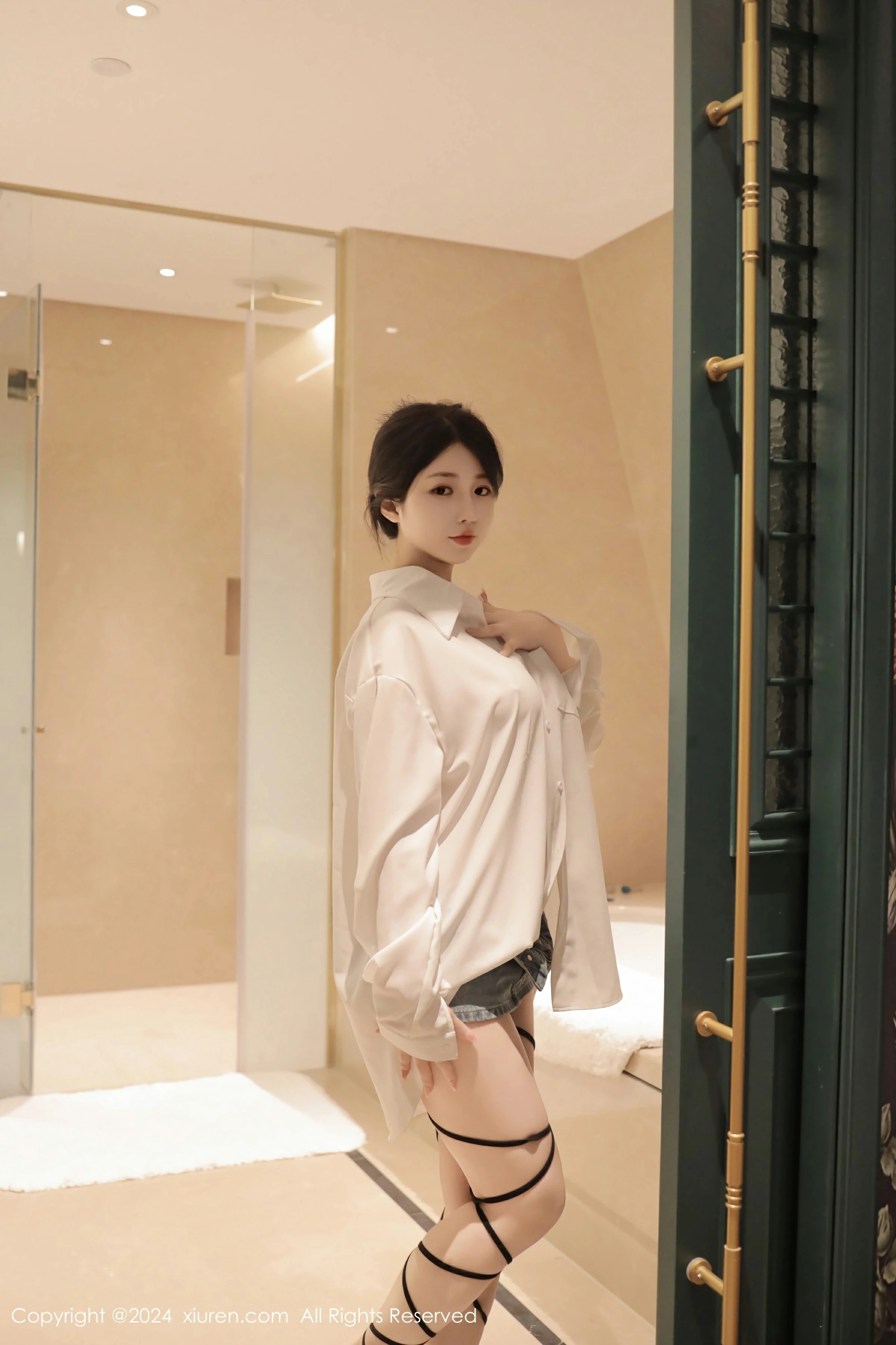 [XiuRen秀人网] 2024.04.16 No.8400 陈小花第1张