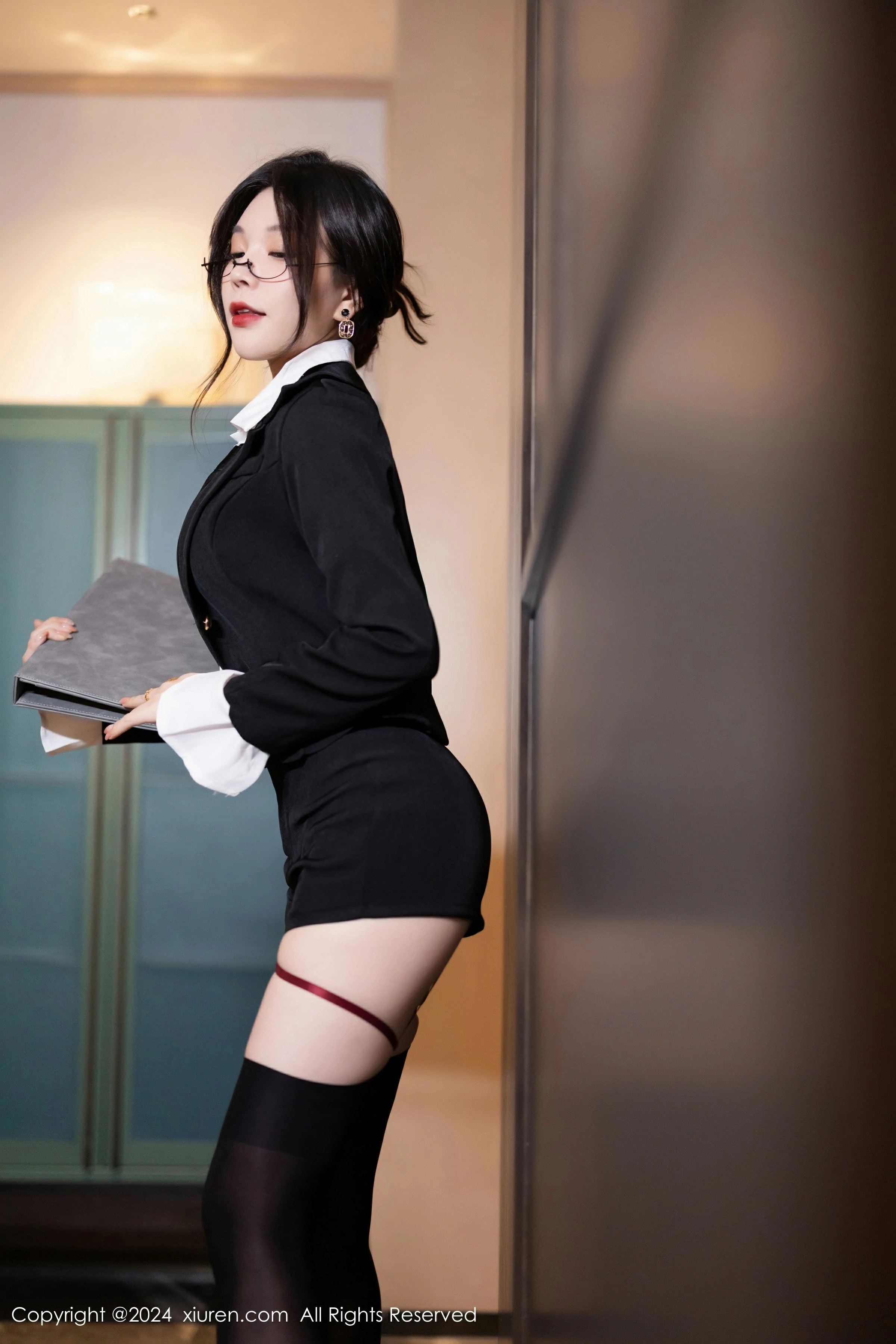 [XiuRen秀人网] 2024.04.23 No.8440 徐莉芝Booty第1张