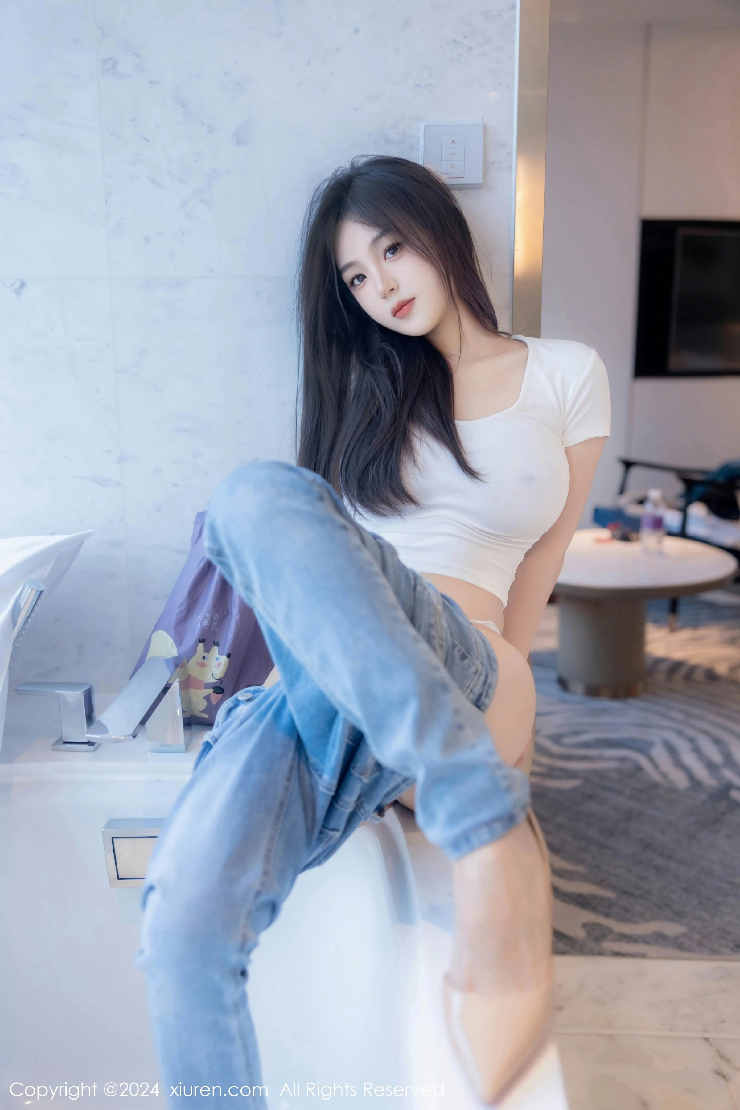 [XiuRen秀人网] 2024.04.29 No.8467 周周不吃香菜第3张