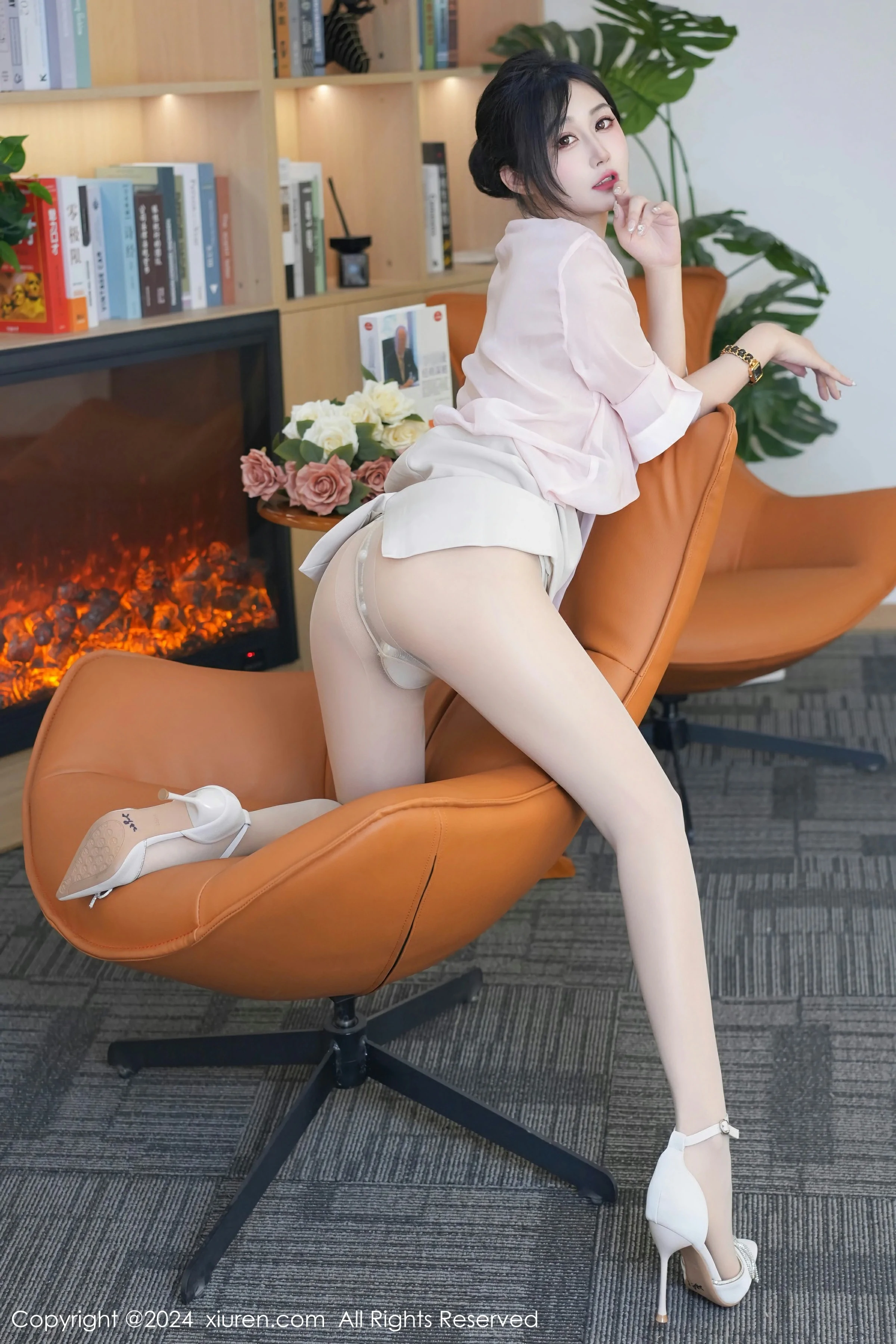 [XiuRen秀人网] 2024.04.30 No.8477 laura阿姣第1张