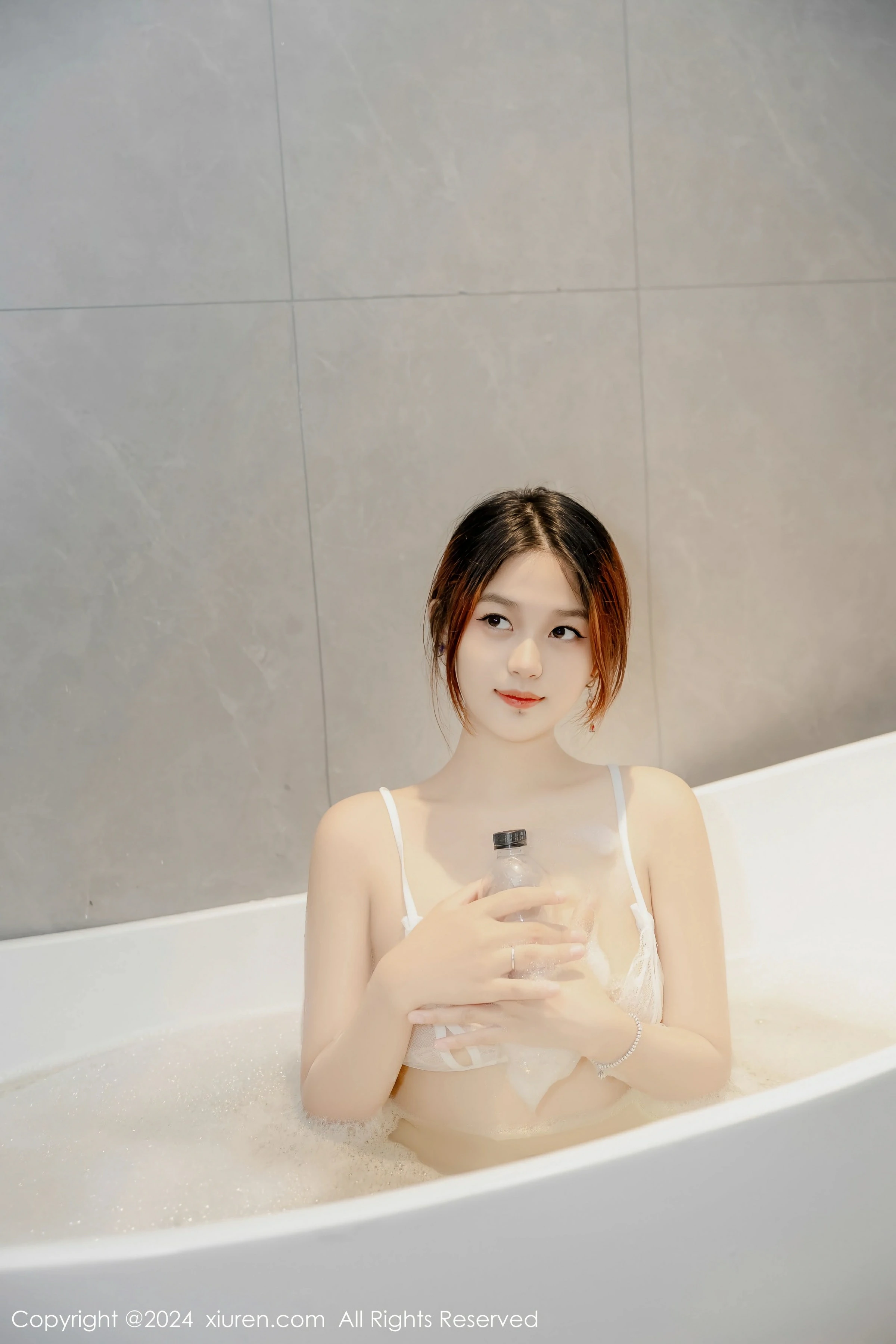 [XiuRen秀人网] 2024.08.20 No.9037 吴婷婉第14张