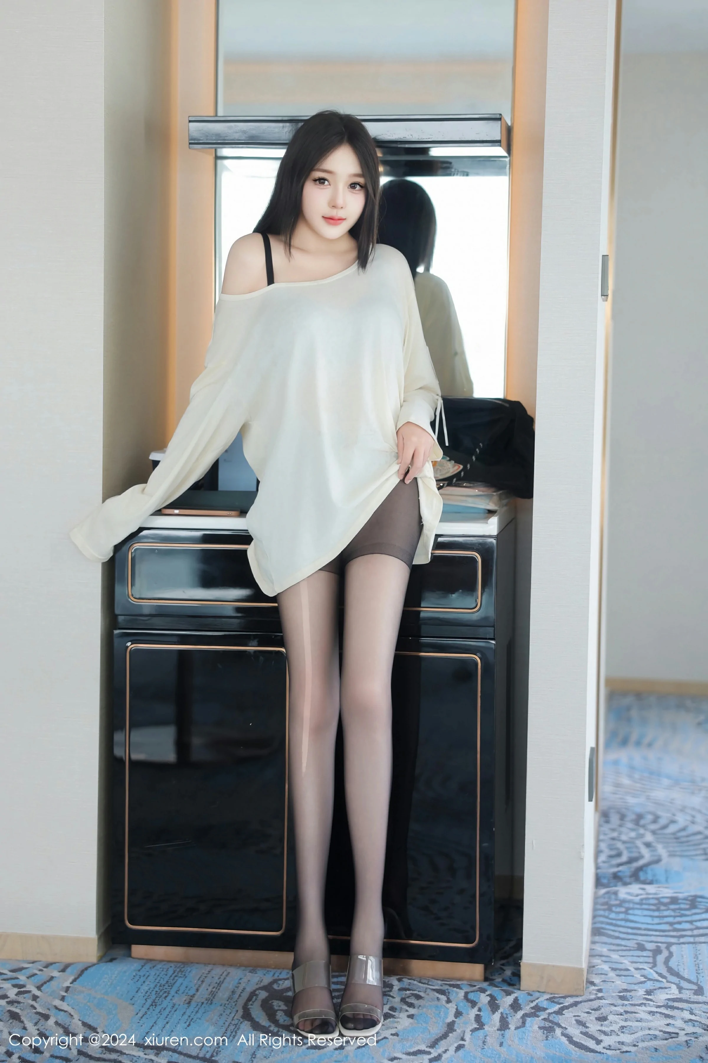 [XiuRen秀人网] 2024.08.30 No.9089 柚柚小奶瓶第1张