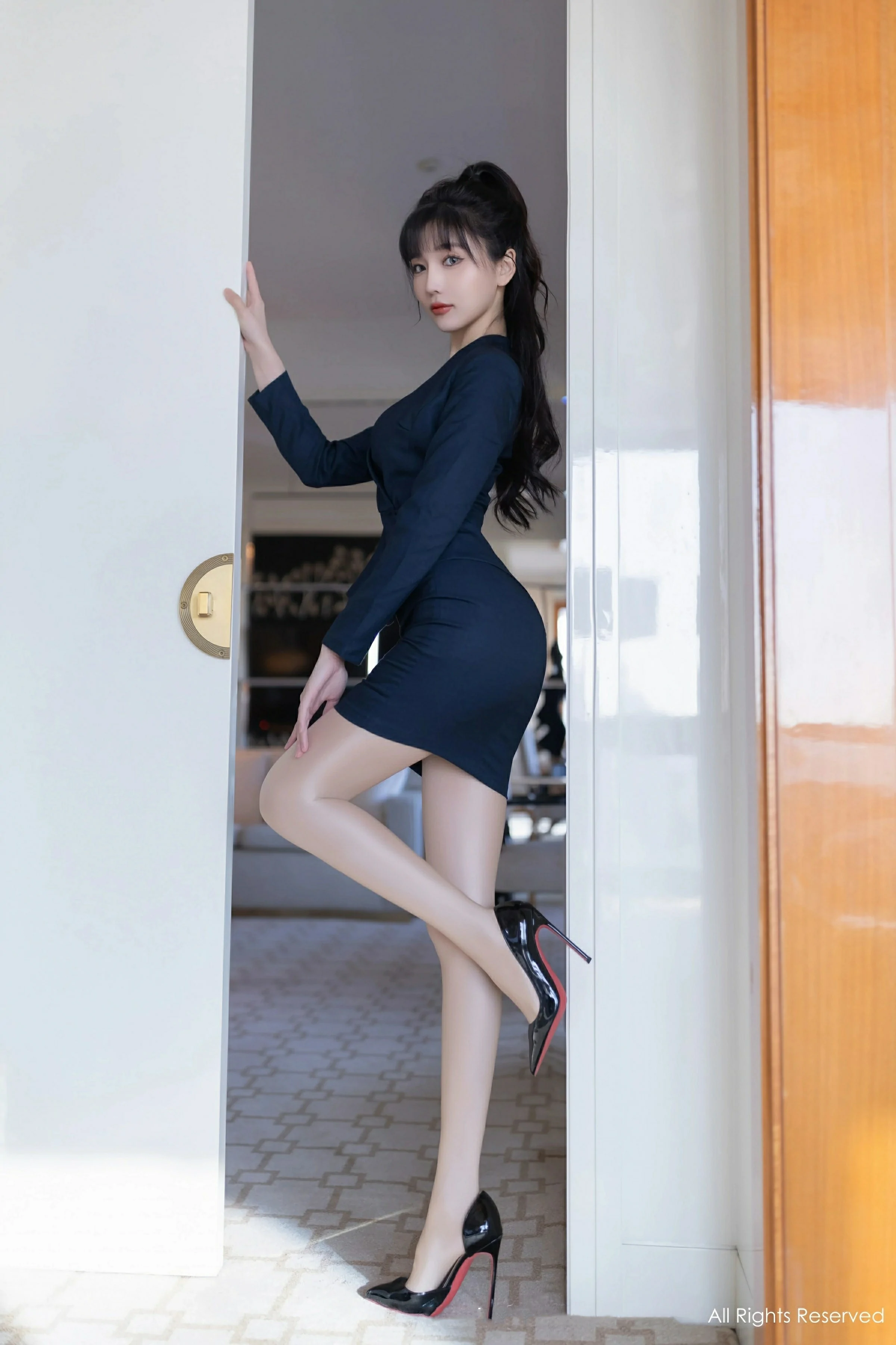 [XiuRen秀人网] 2024.10.10 No.9263 陆萱萱第1张