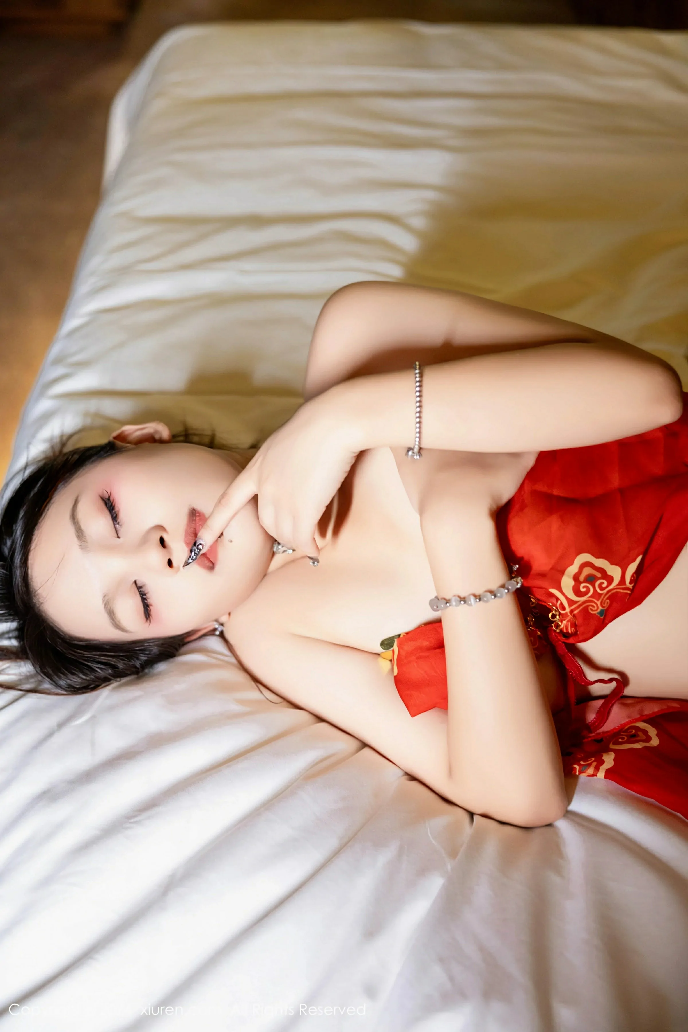 [XiuRen秀人网] 2024.10.22 No.9323 吴婷婉第16张