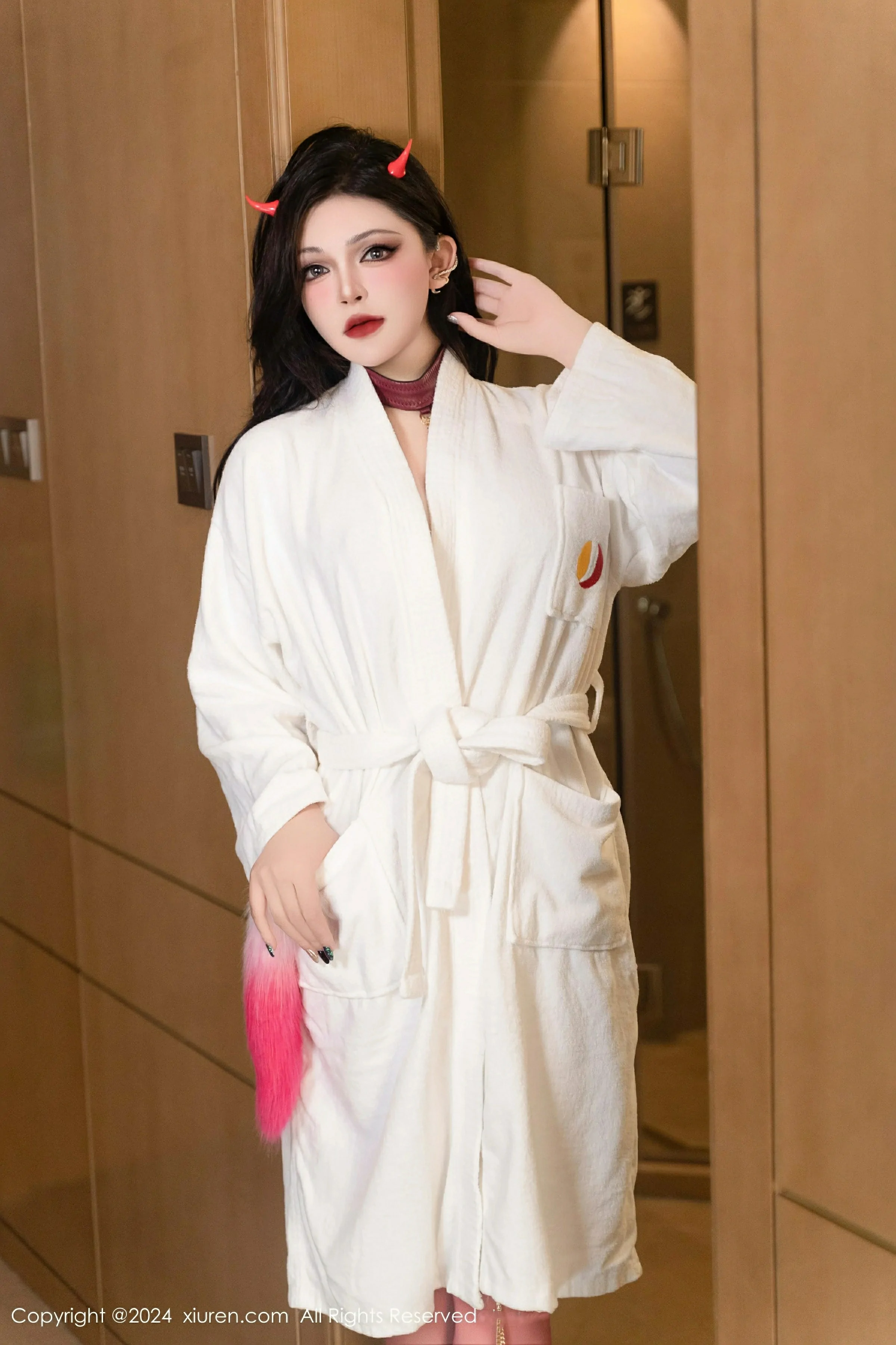 [XiuRen秀人网] 2024.10.28 No.9352 伊丽莎有点白第2张