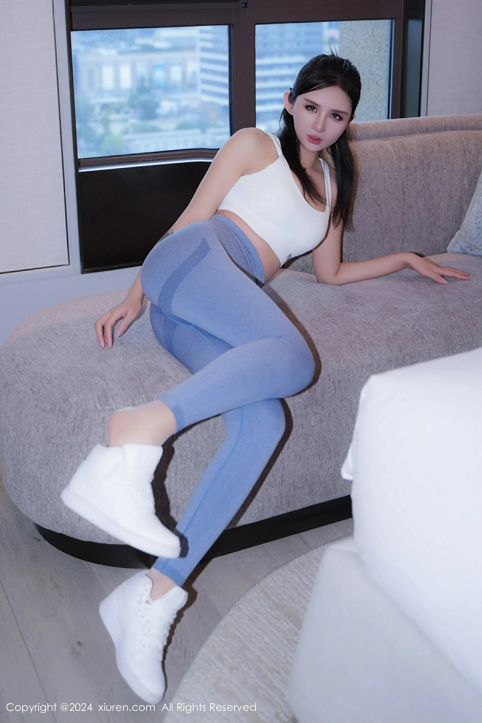 [XiuRen秀人网] 2024.11.07 No.9407 Emily尹菲第5张