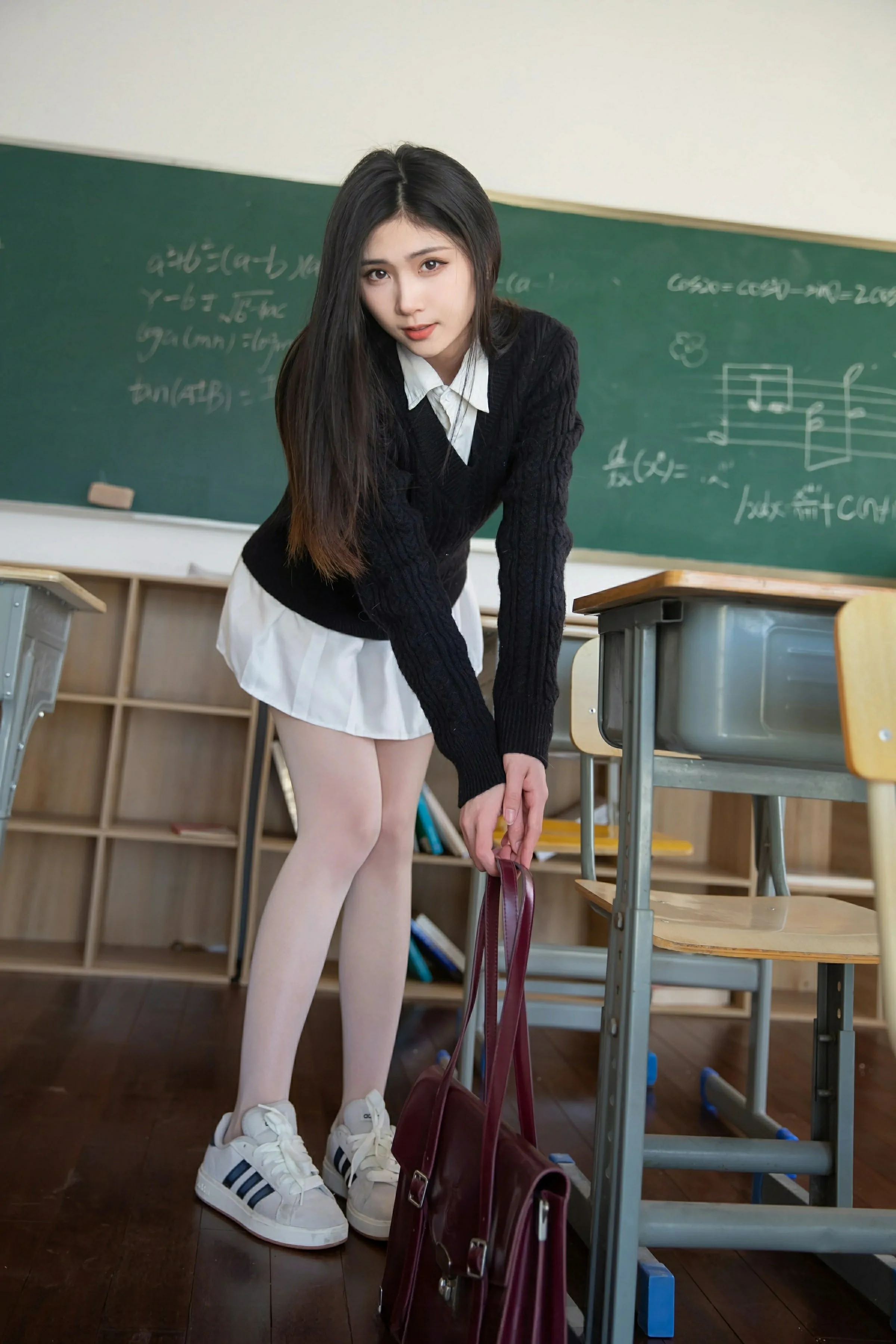 [XiuRen秀人网] 2025.03.27 No.10078 刘婷婷第1张