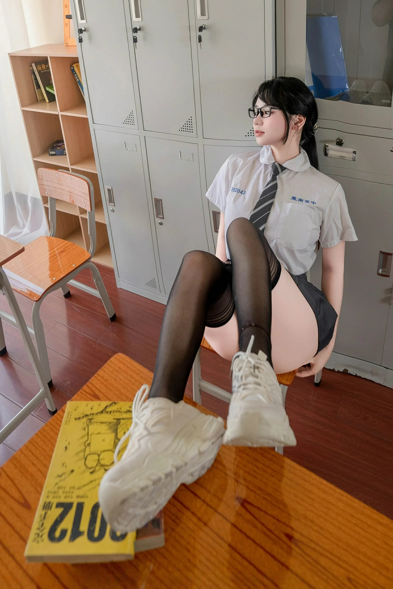 [XIUREN秀人网] 2025.07.10 No.10530 汐汐爱吃草莓第3张