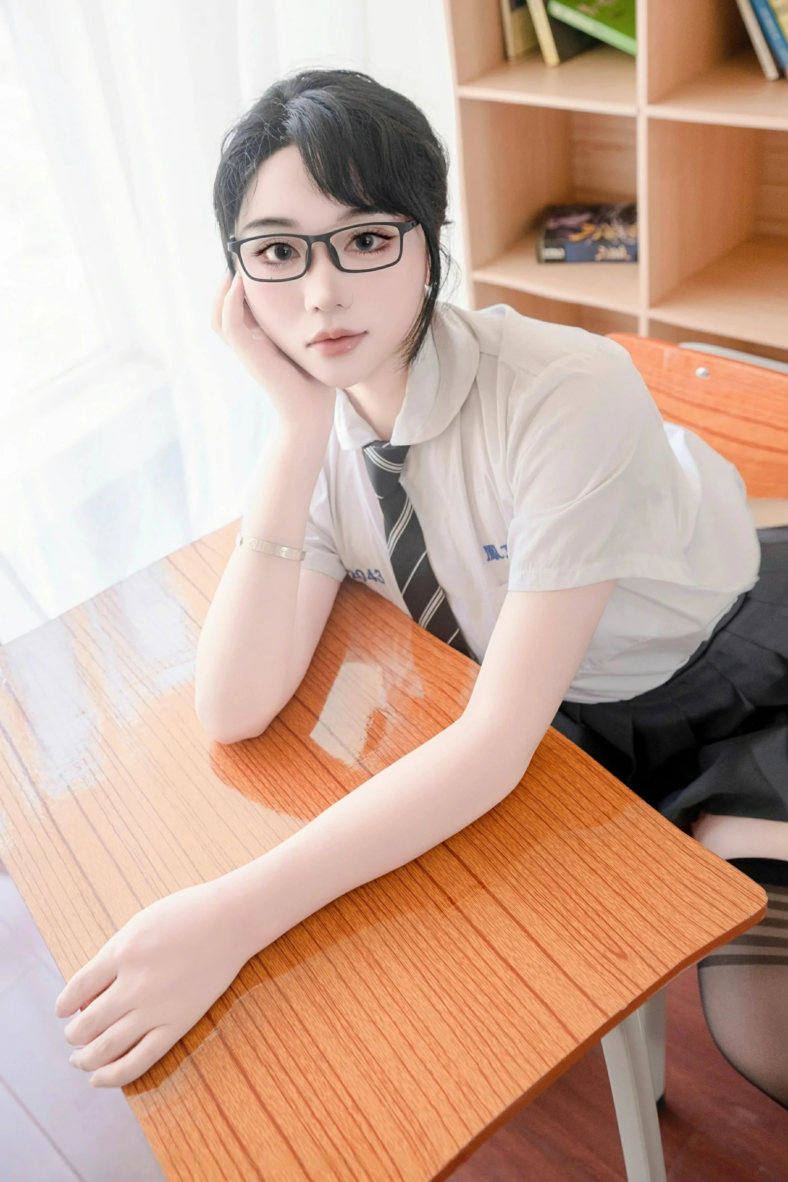 [XIUREN秀人网] 2025.07.10 No.10530 汐汐爱吃草莓第4张