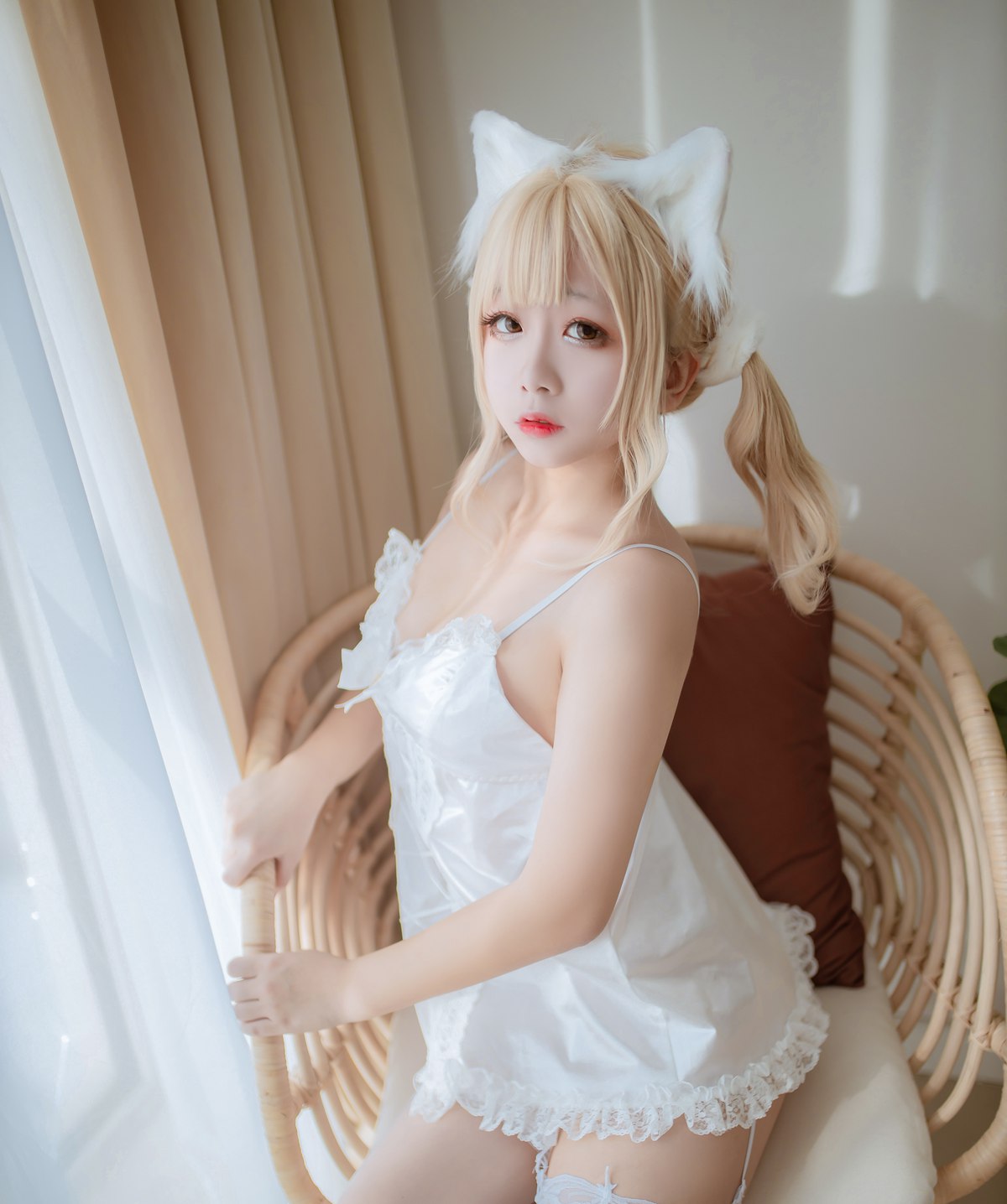 微博人气Coser@日奈娇 私房双丝双人兽耳 在现浏览第4张