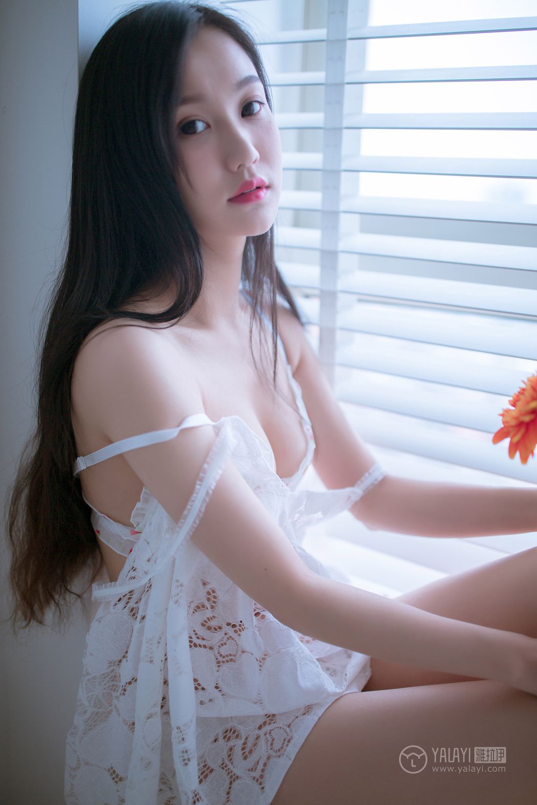 [YALAYI雅拉伊] 2019.02.14 No.185 你是我手里那束花 仙女不会灰 在现浏览第2张