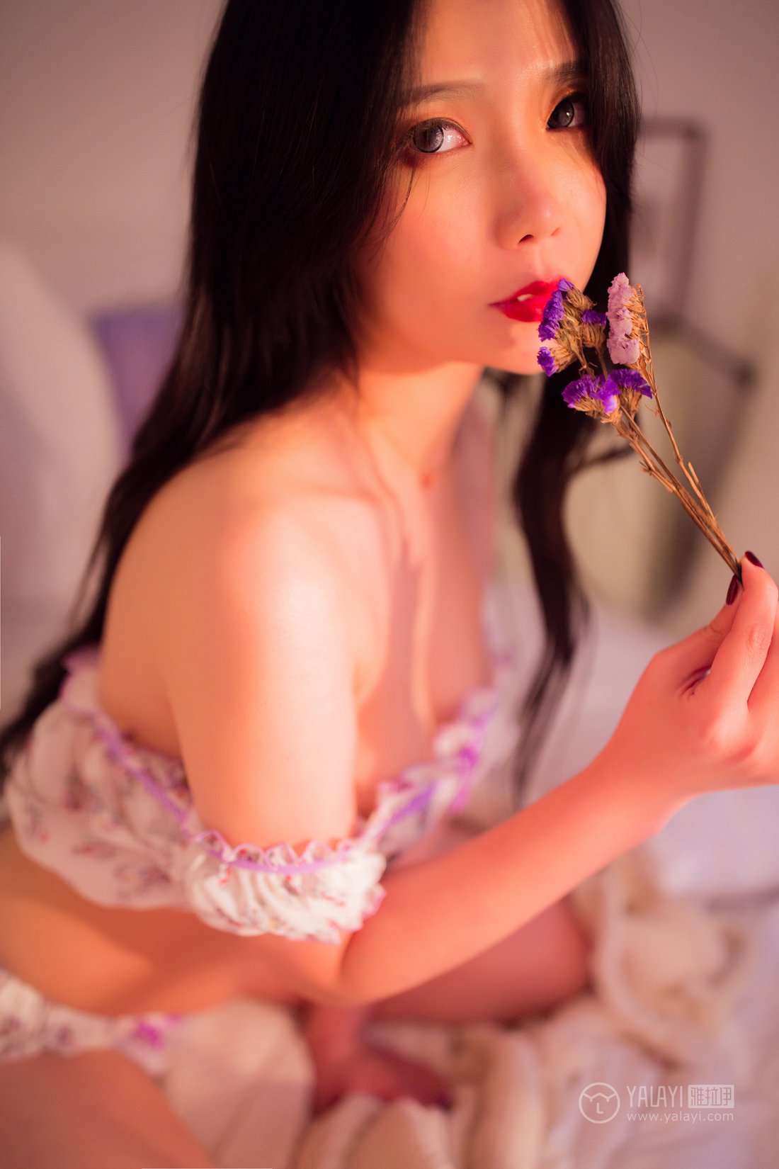 [YALAYI雅拉伊] 2019.03.01 No.199 花儿小姐 雪梨姬 在现浏览第2张