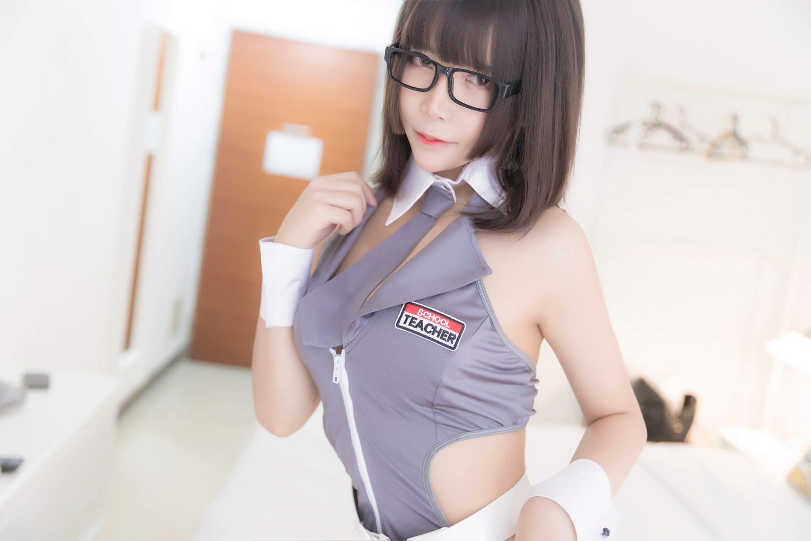 微博红人Coser@抱走莫子aa 黑丝 在现浏览第1张