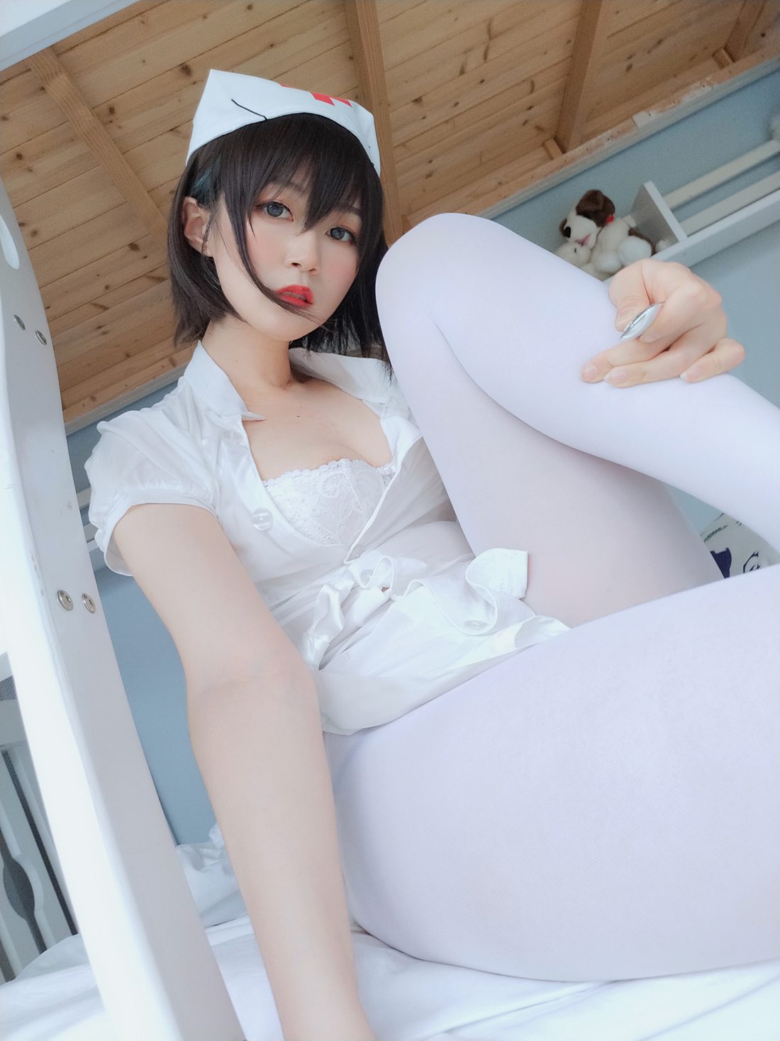 人气动漫Coser@白银81 白丝小互士 在现浏览第4张