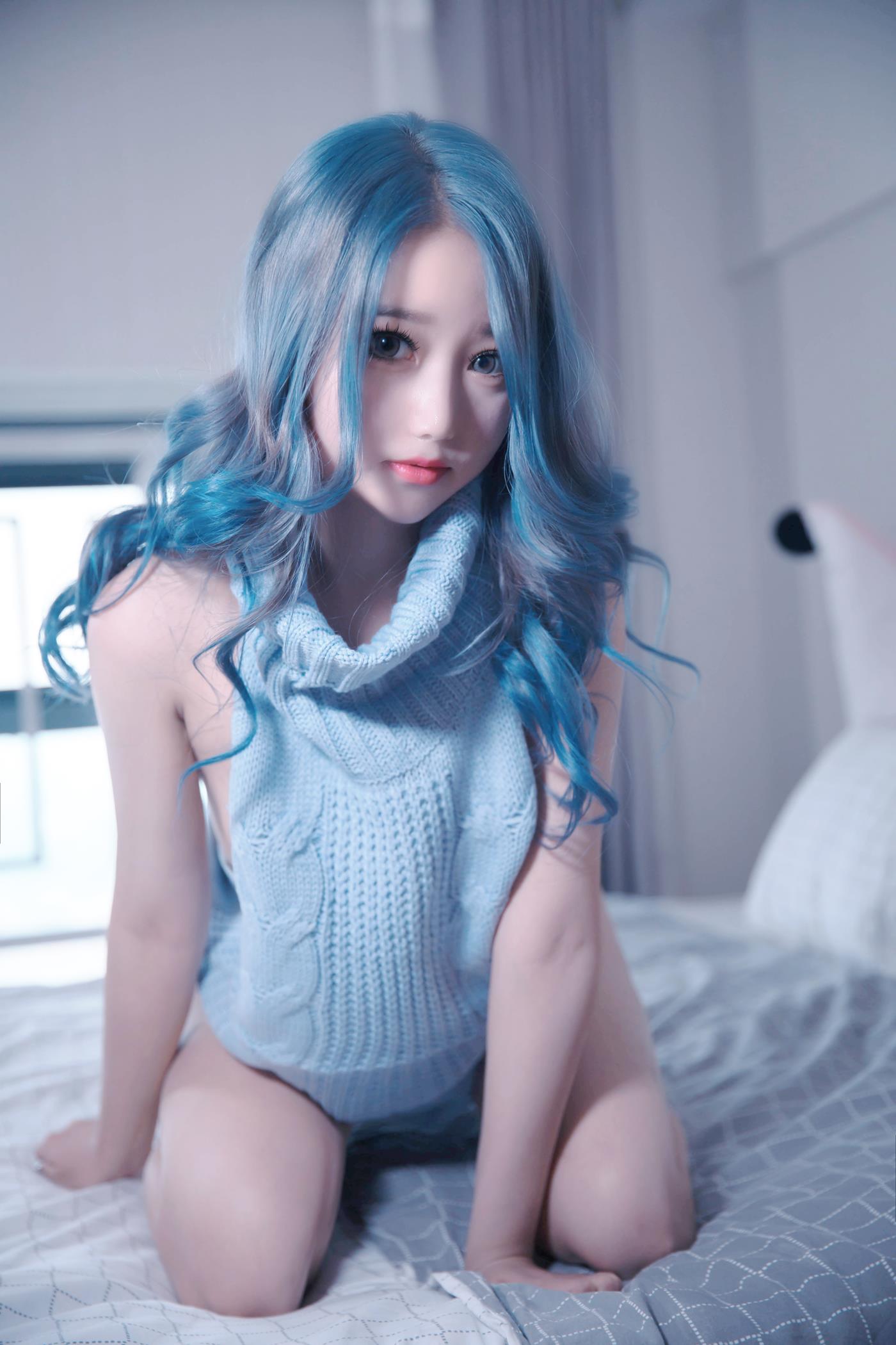 eloise软软  毛衣少女 [32P]第2张