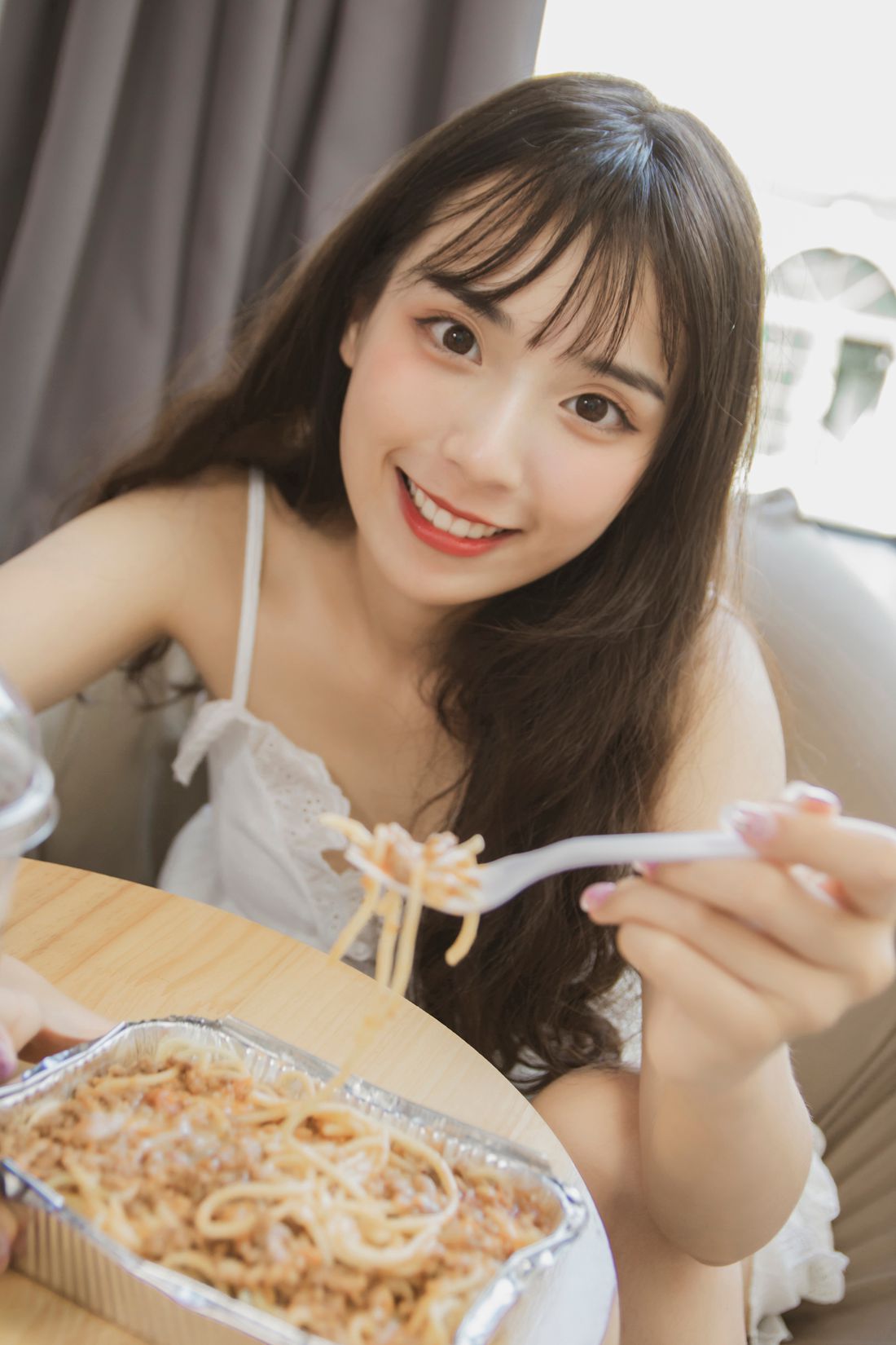 [YALAYI雅拉伊] 2019.08.02 No.357 我的高达女友 阿橙 在现浏览第5张