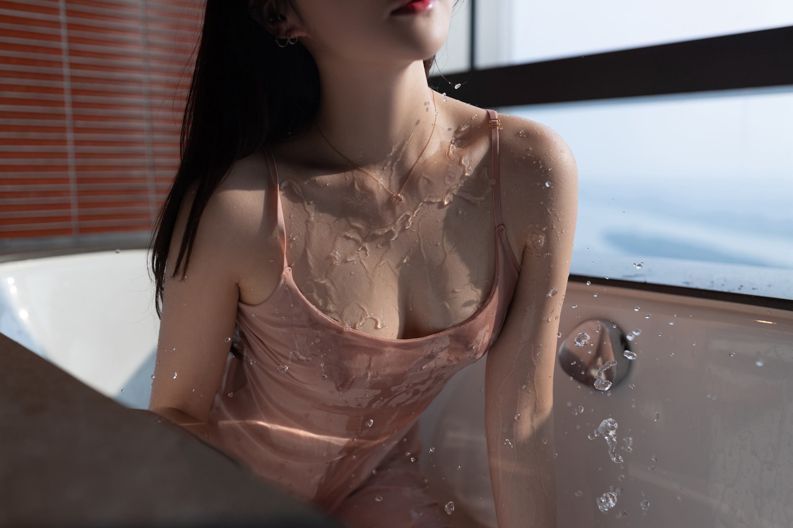 秀人内购@鱼子酱Fish – 内购私拍《桃粉》写真 [51P]第5张