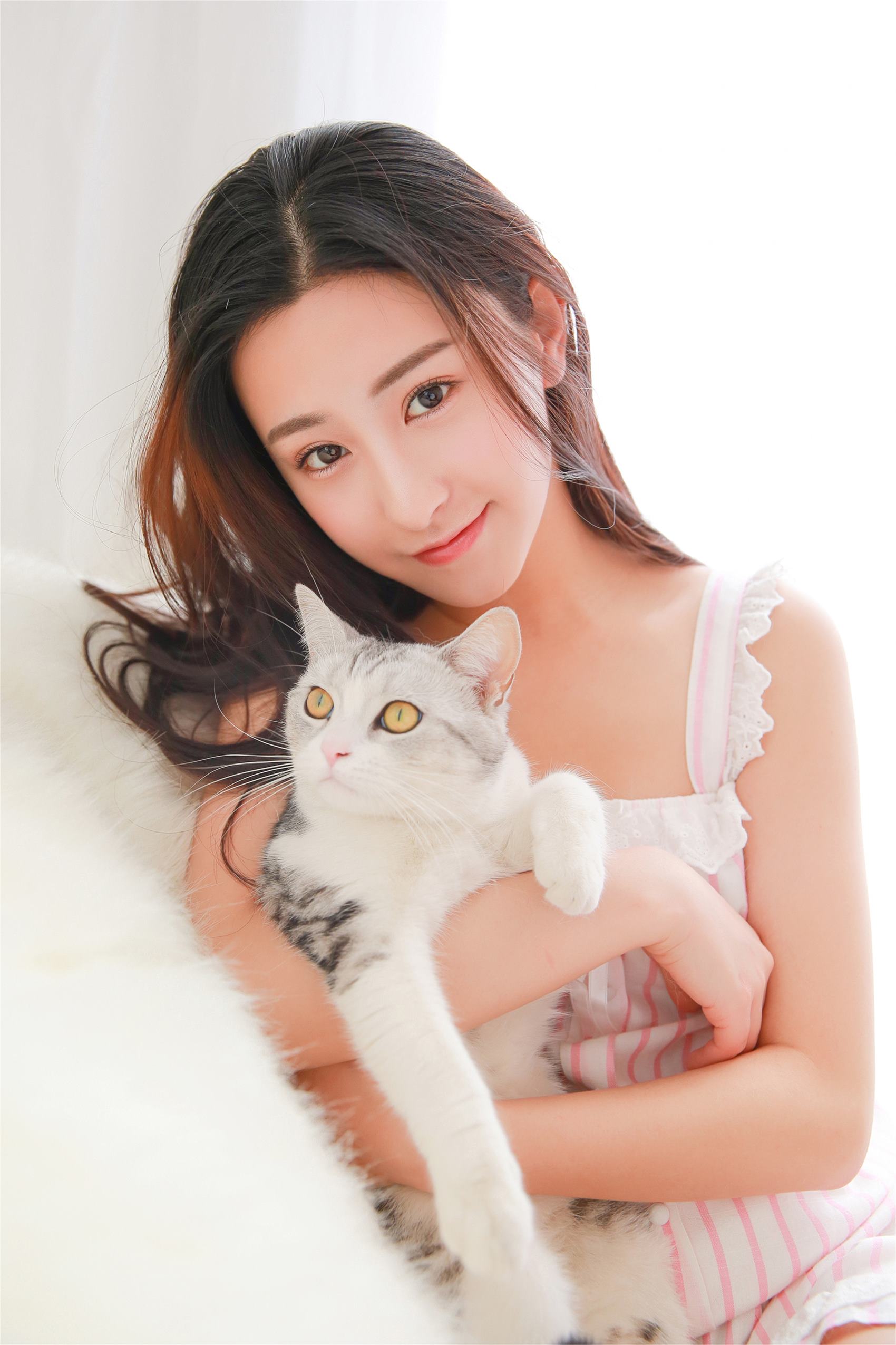 [YALAYI雅拉伊]2023.12.05 NO.1107 她的猫[34+1P]第3张