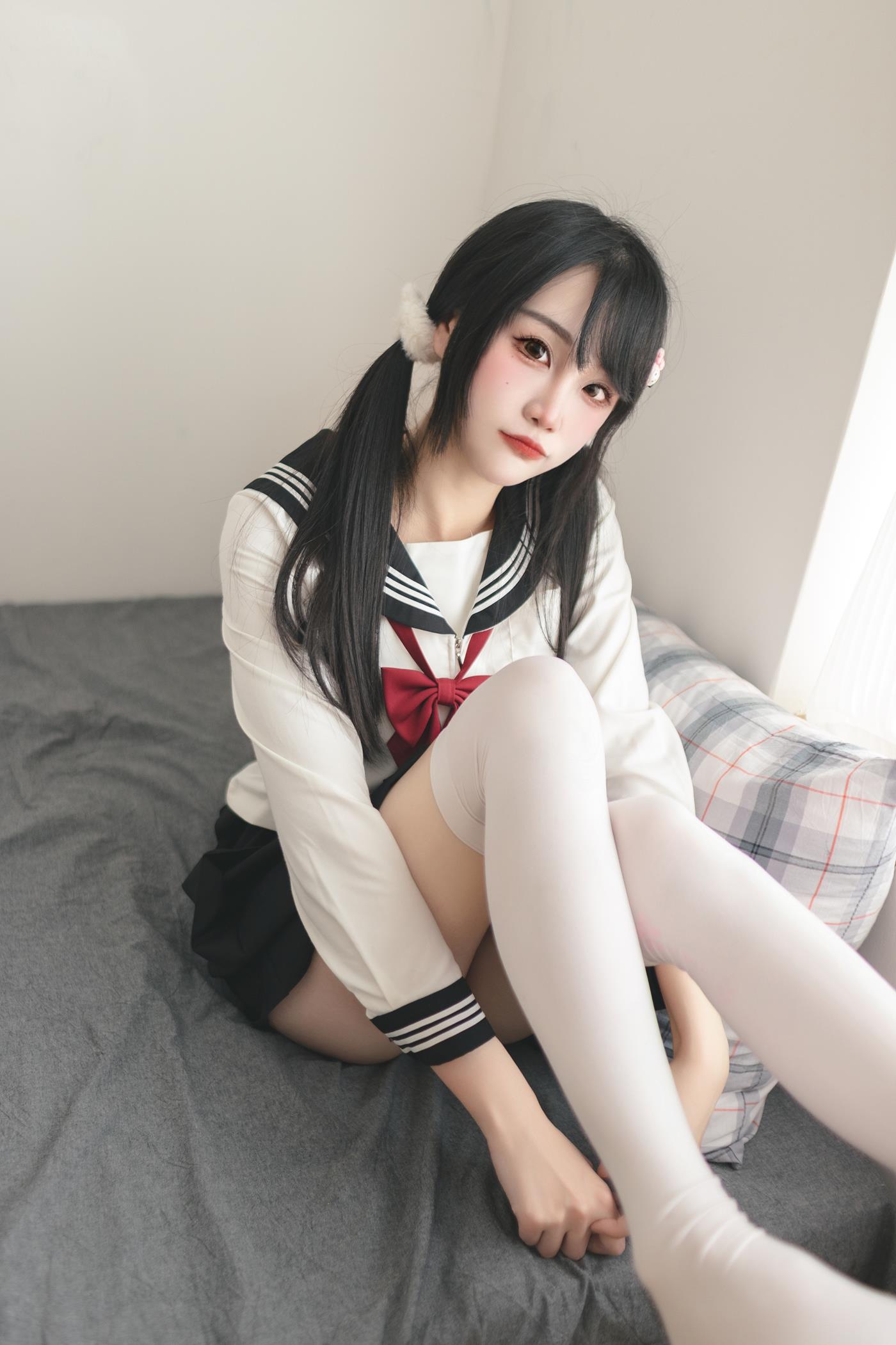 嗷呜酱  水手服[48P]第4张