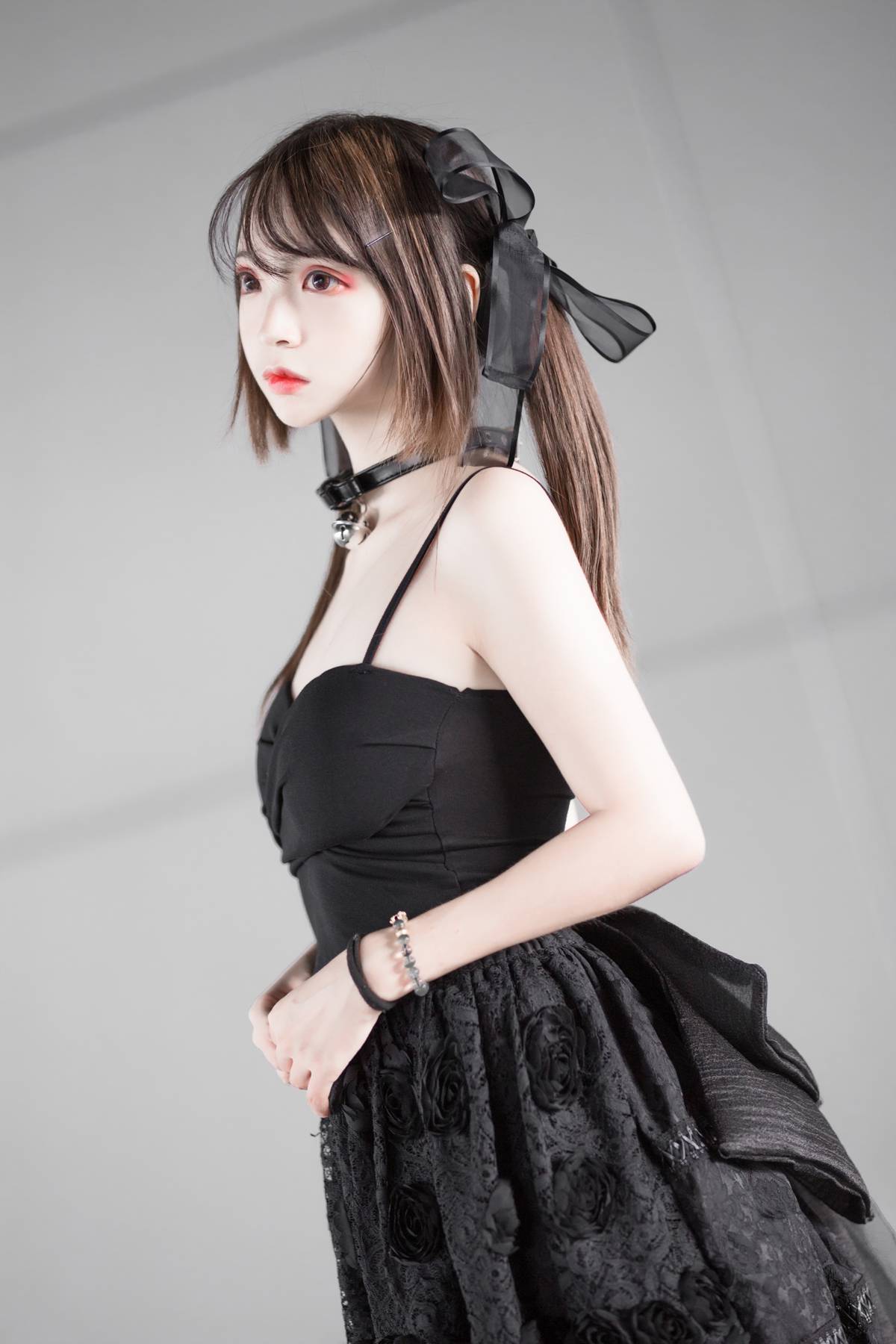 网荭Coser@疯猫ss 猫漫展黑裙[10P]第1张