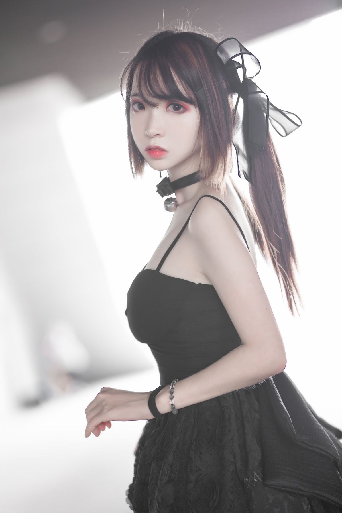 网荭Coser@疯猫ss 猫漫展黑裙[10P]第2张