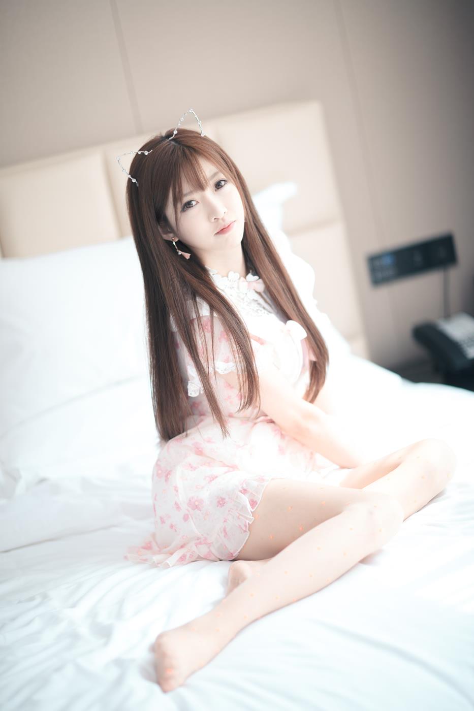 网紅Coser@王羽杉 粉色连衣裙[16P]第2张