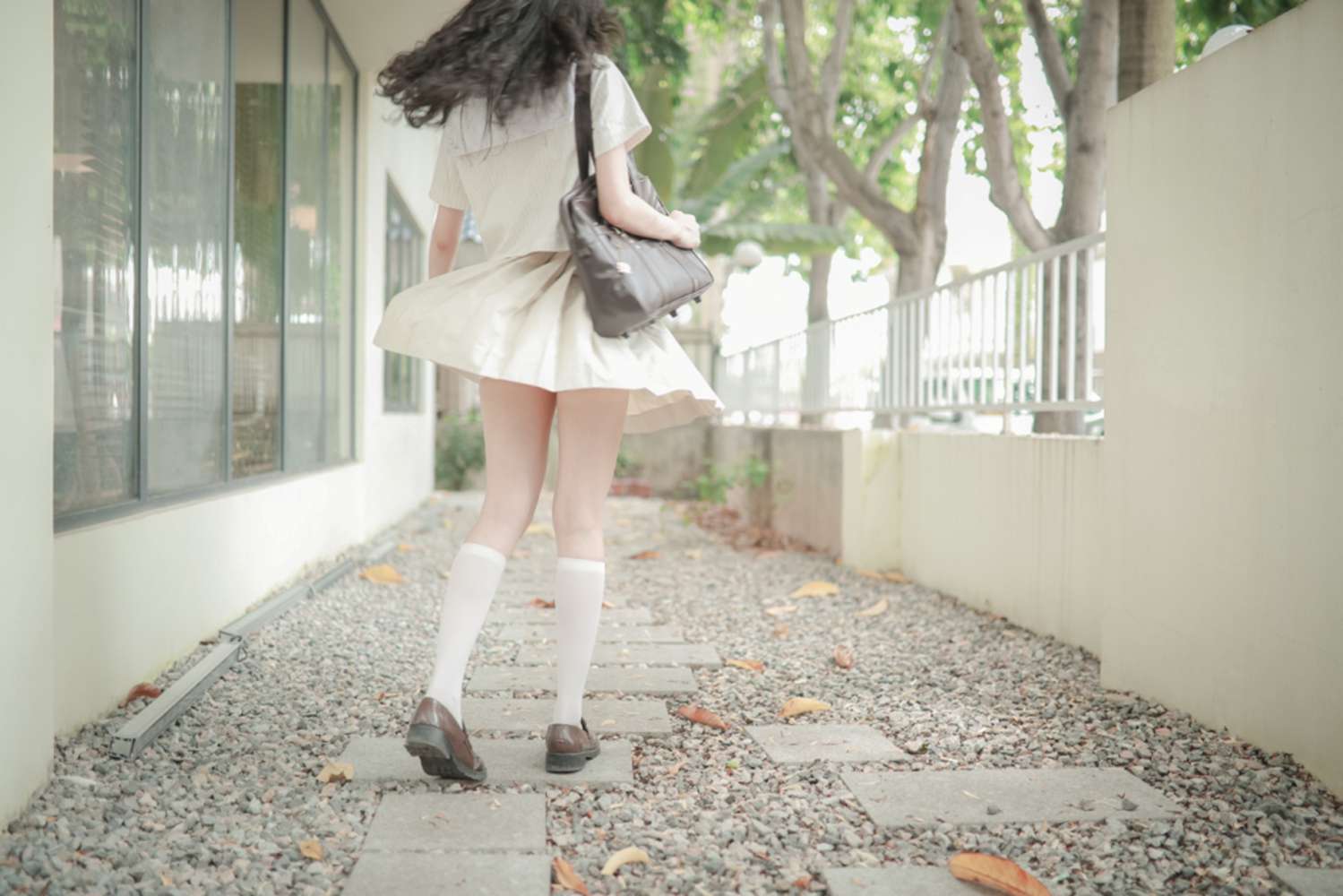 网荭Coser@木绵绵OwO  水手服 在现浏览第3张